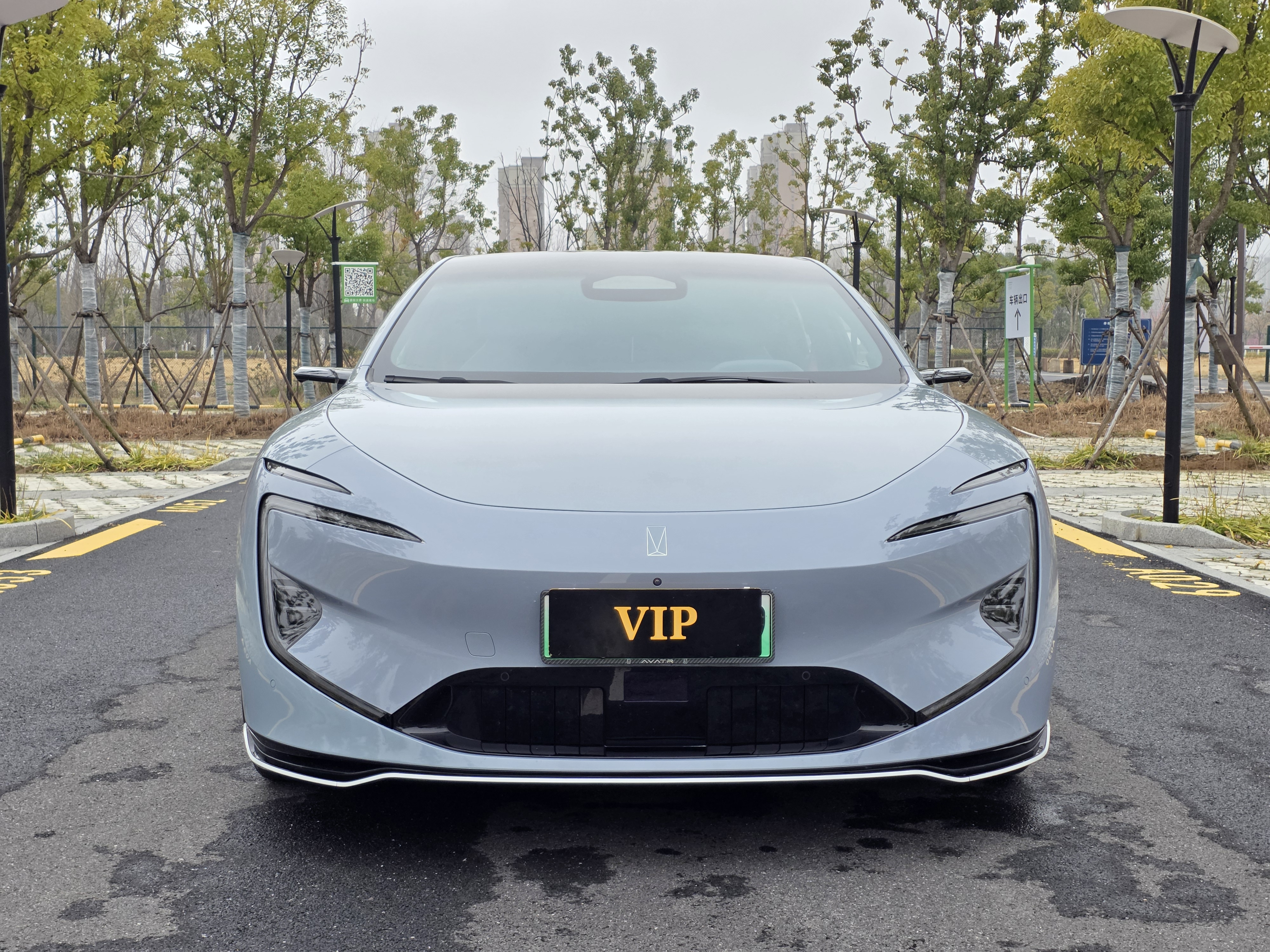 Avatr 12 2024 #2 Avatr 12 2024 car image #2