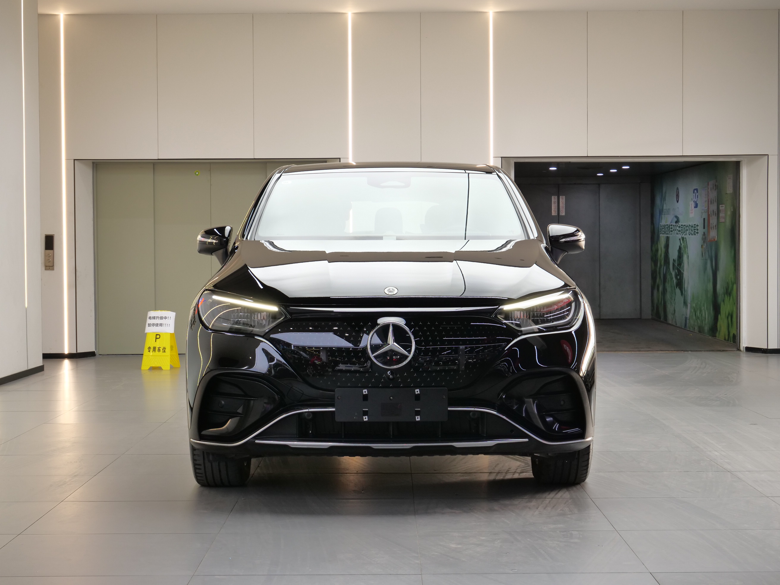 Mercedes-Benz EQE SUV 2025 #2 Mercedes-Benz EQE SUV 2025 car image #2