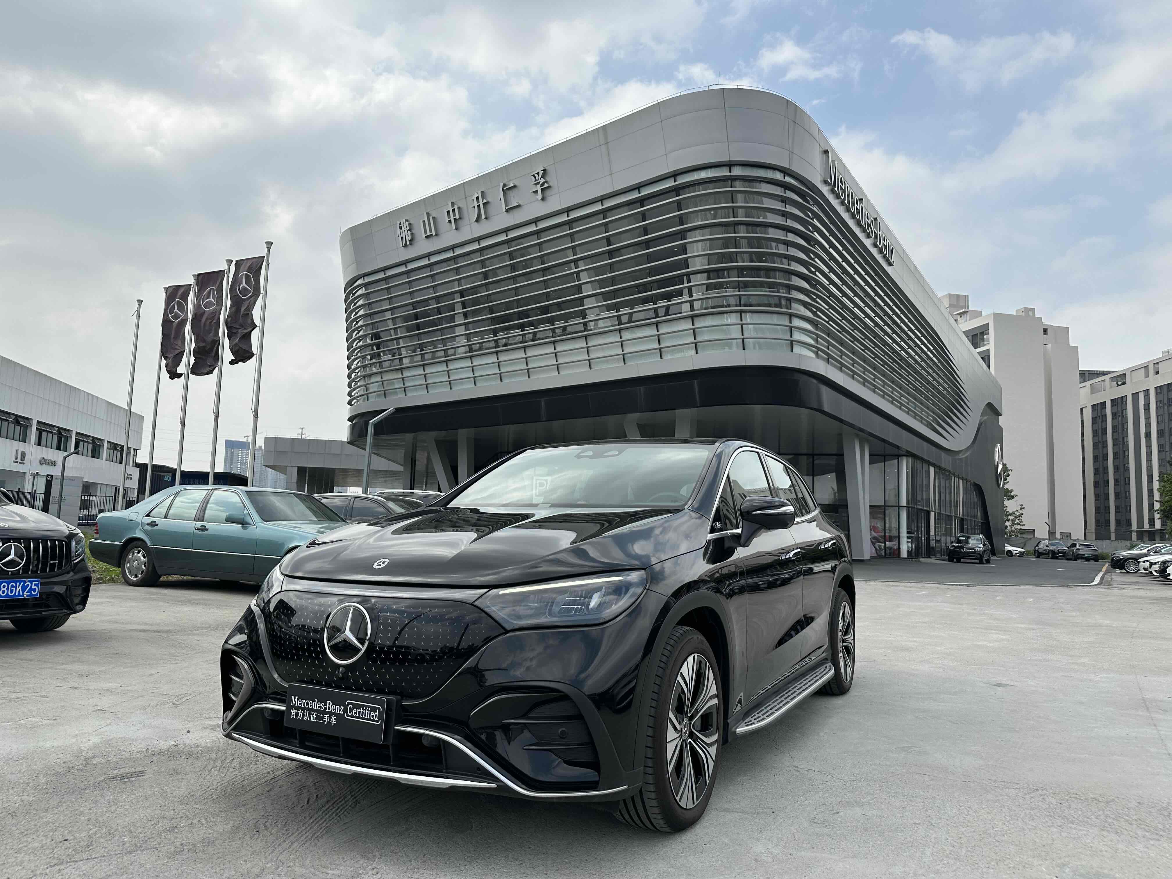 Mercedes-Benz EQE SUV 2025 #2 Mercedes-Benz EQE SUV 2025 car image #2