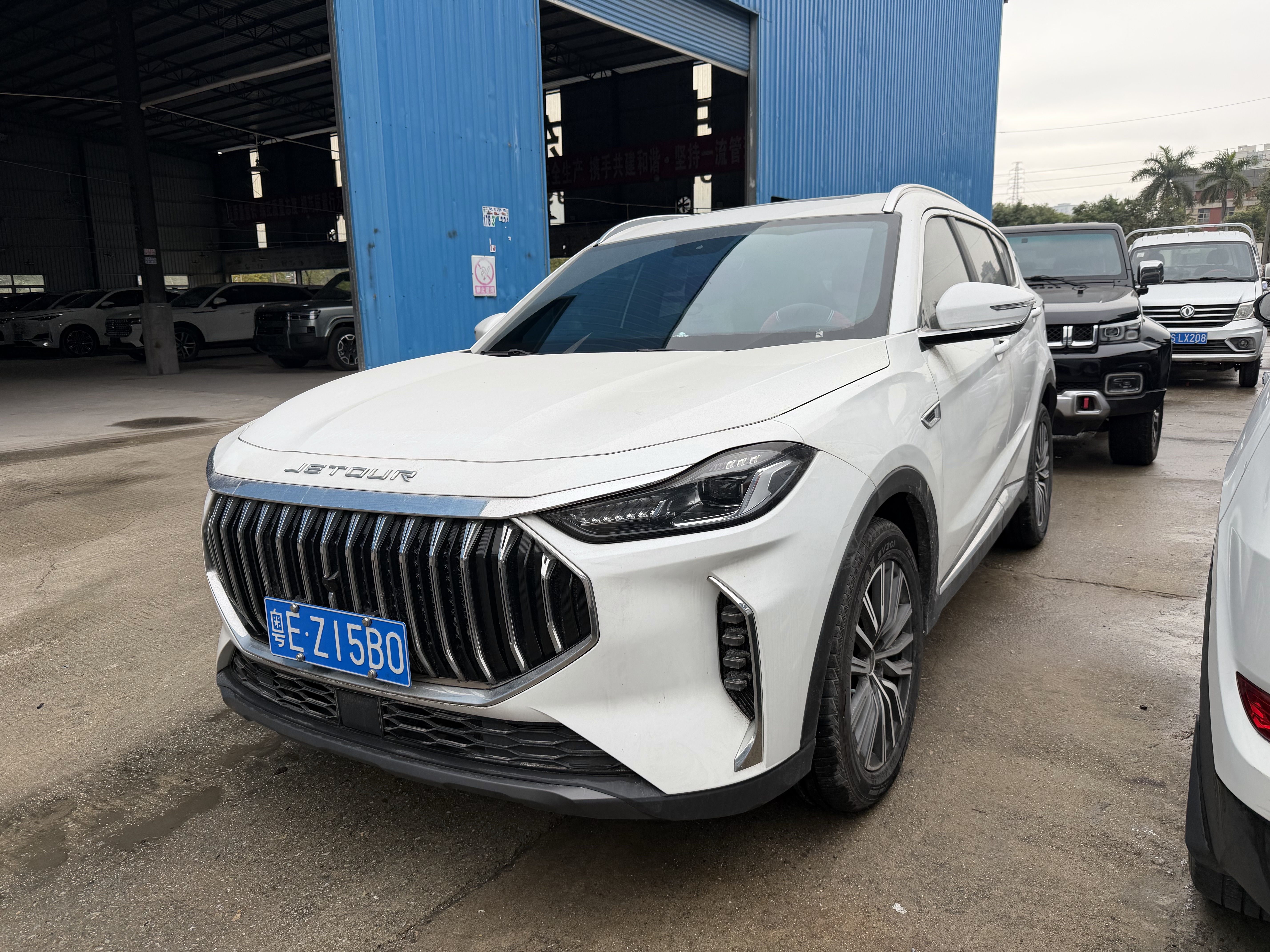 Jetour X70 PLUS 2025 car image #2