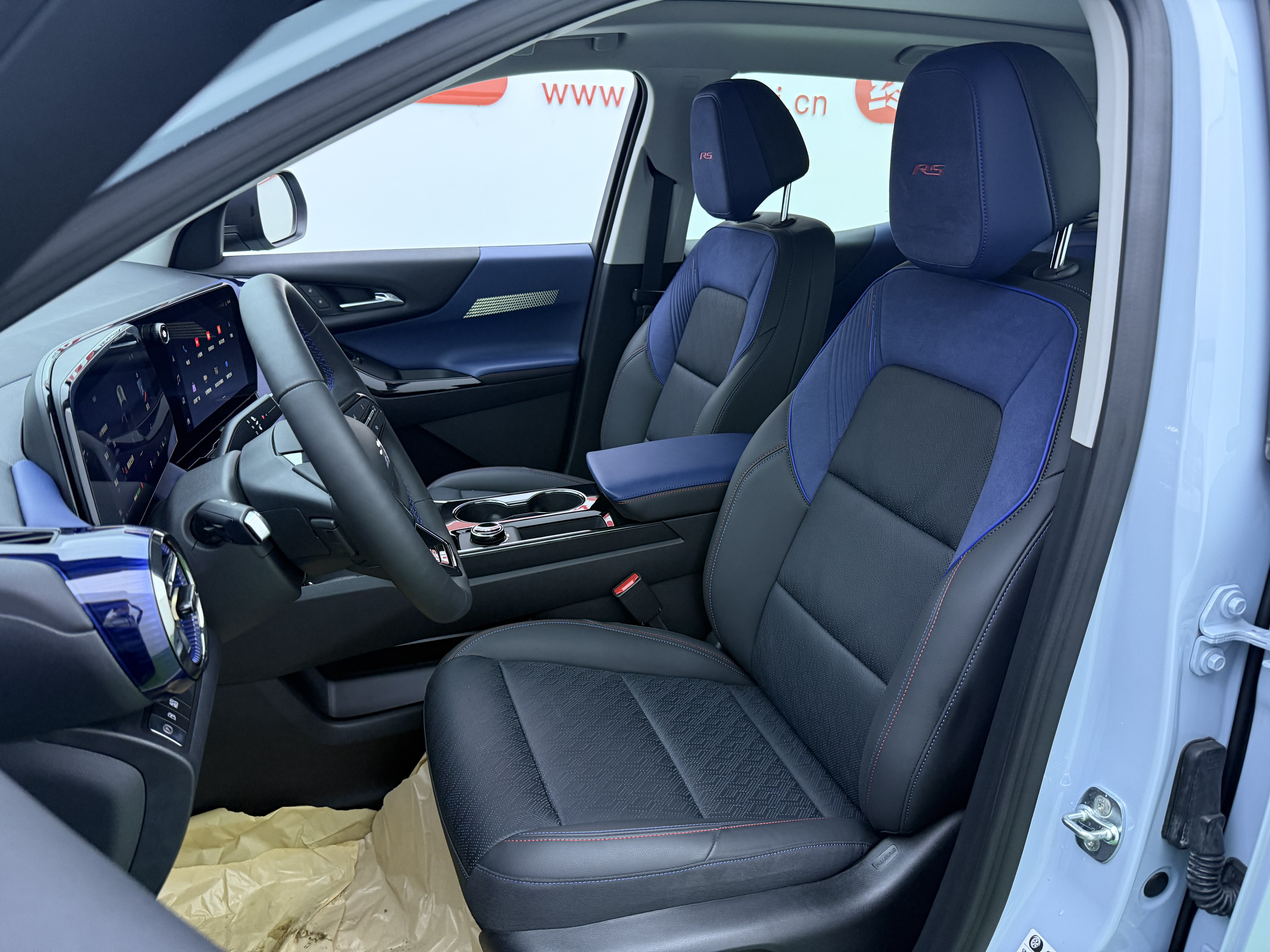 Chevrolet Equinox Plus 2026 #2 Chevrolet Equinox Plus 2026 car image #2