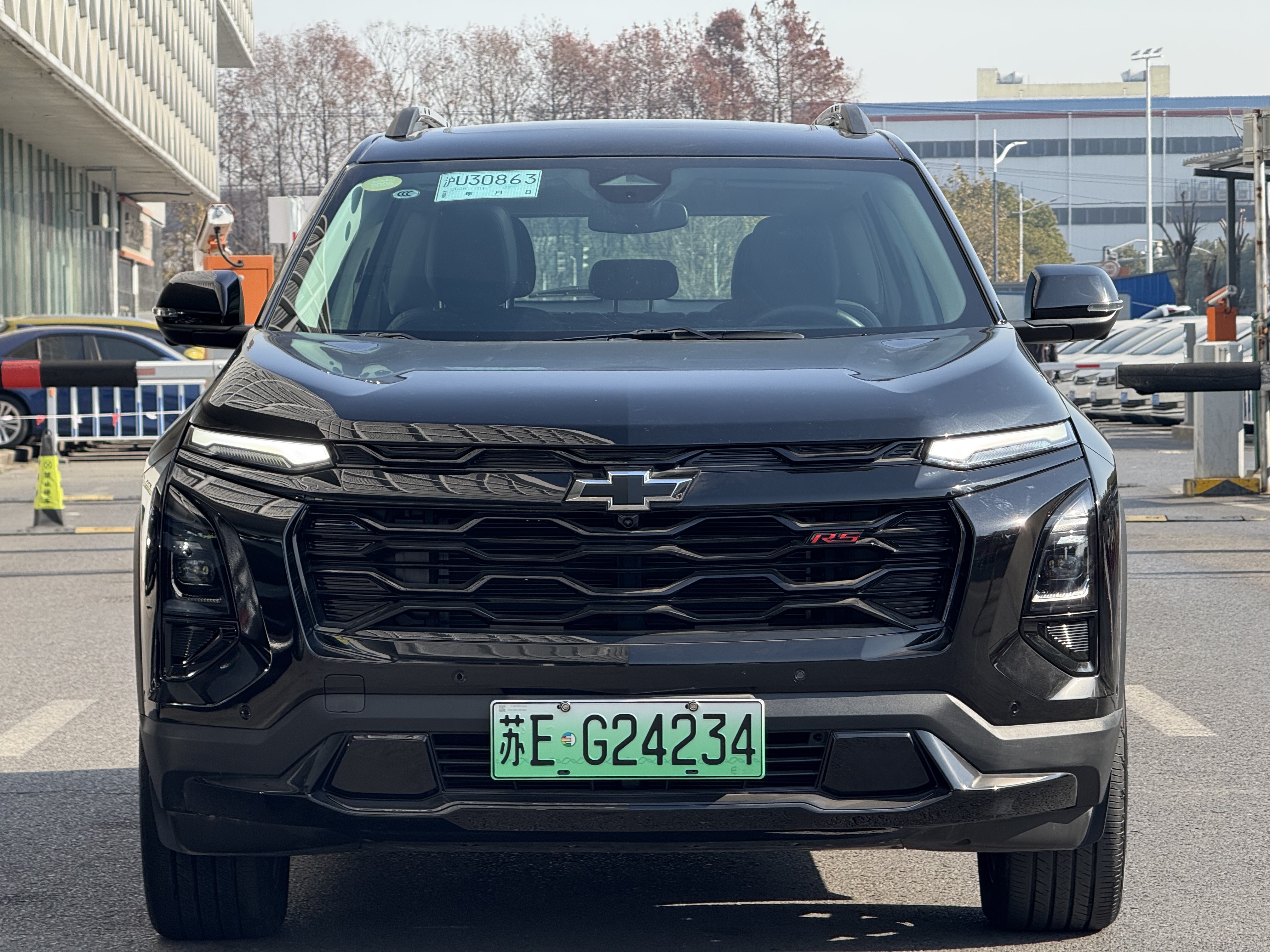 Chevrolet Equinox Plus 2025 car image #2