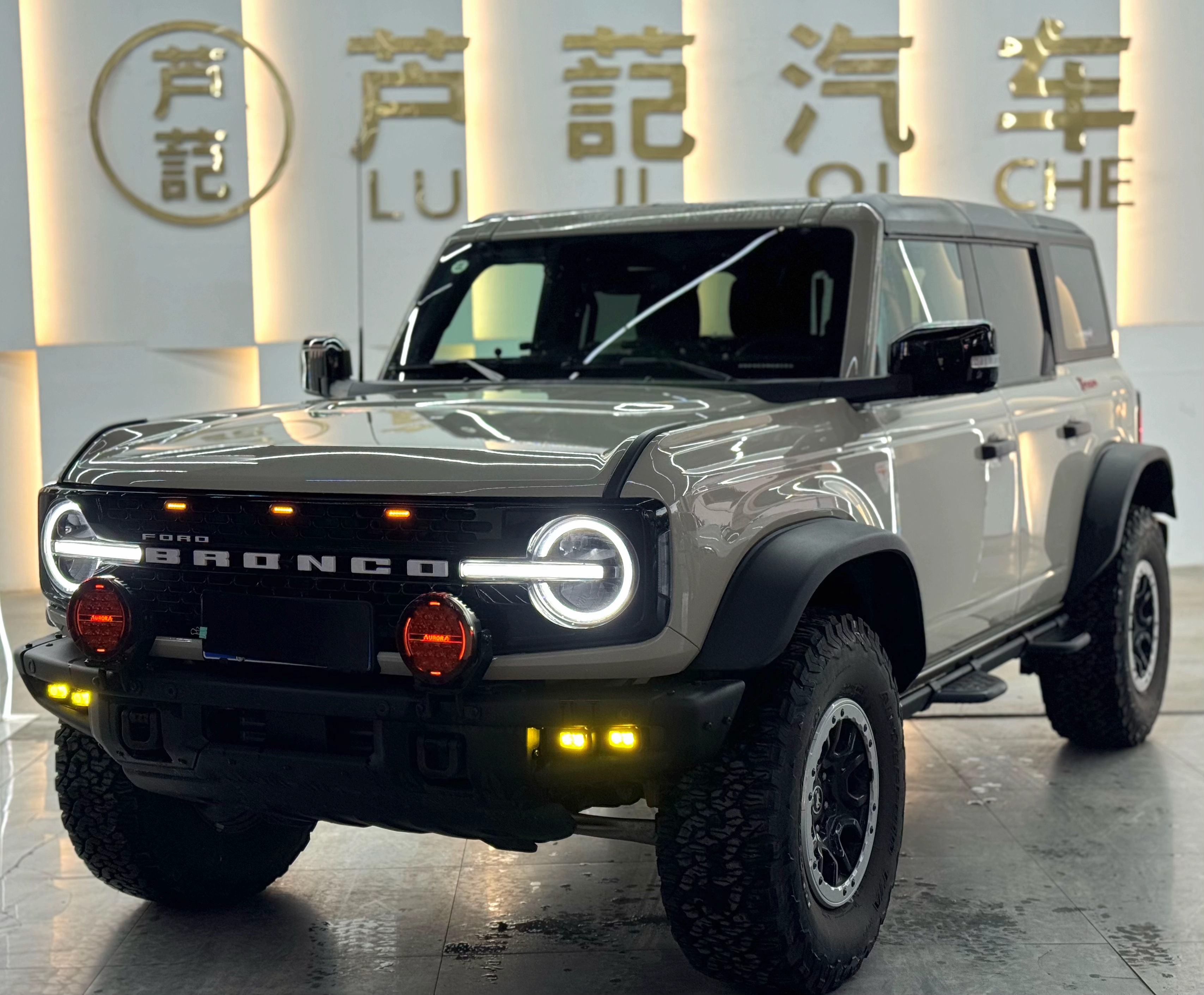 Ford Bronco 2024 car image #2