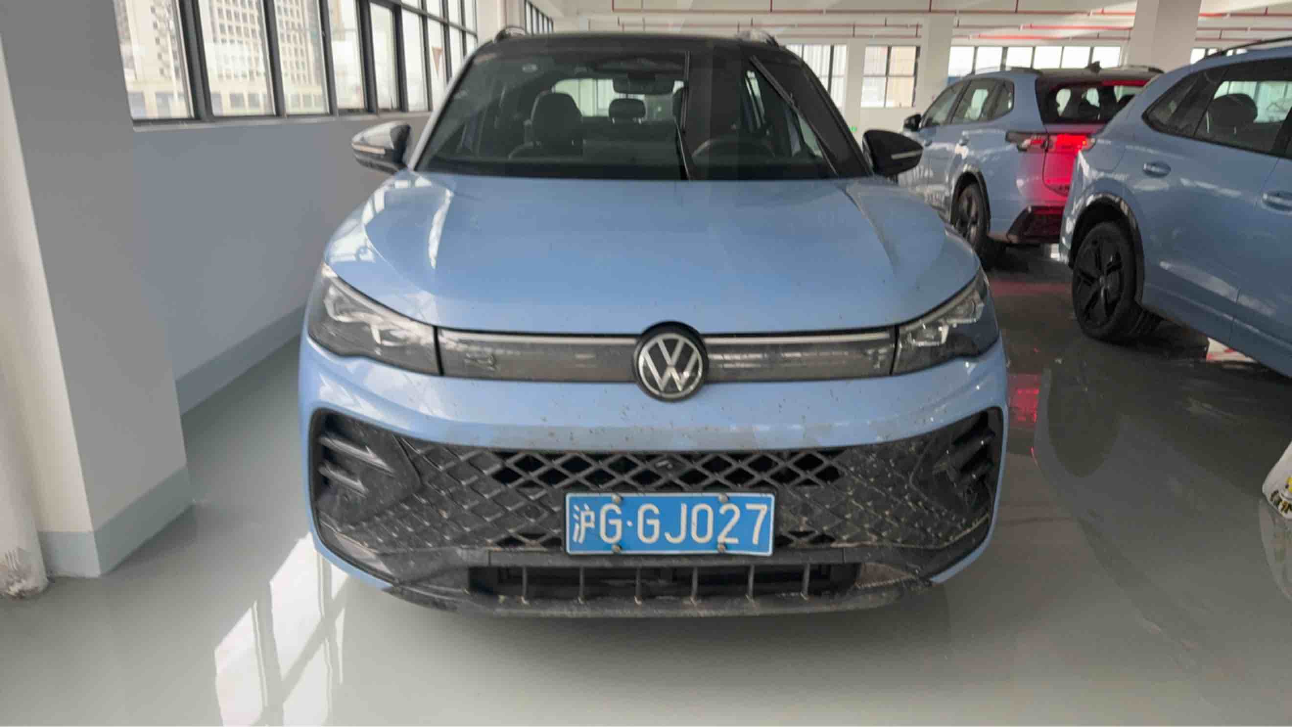Volkswagen Tiguan L 2024 immagine di auto #2