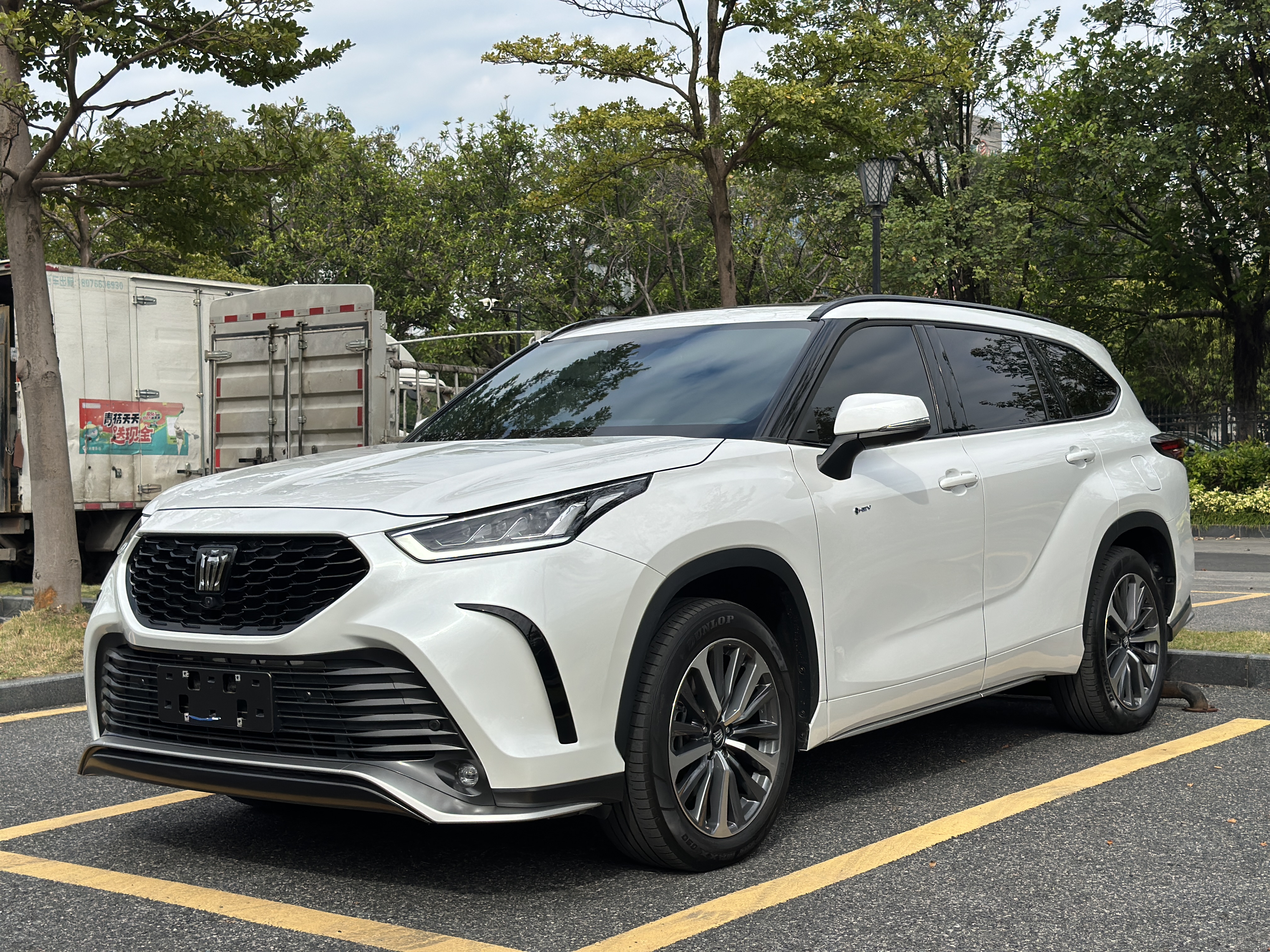 Toyota Crown Kluger 2024 car image #2