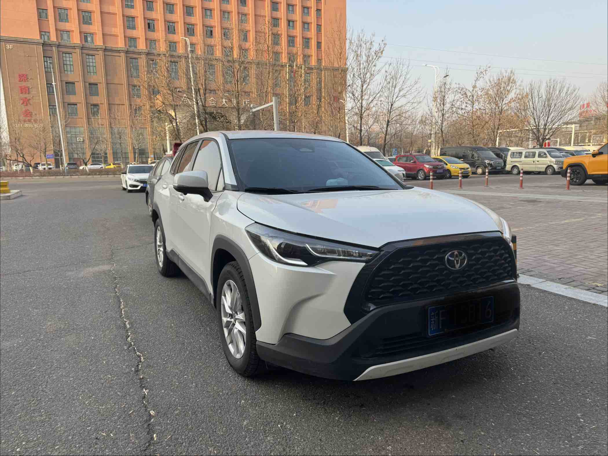 Toyota Corolla Cross 2025 car image #2