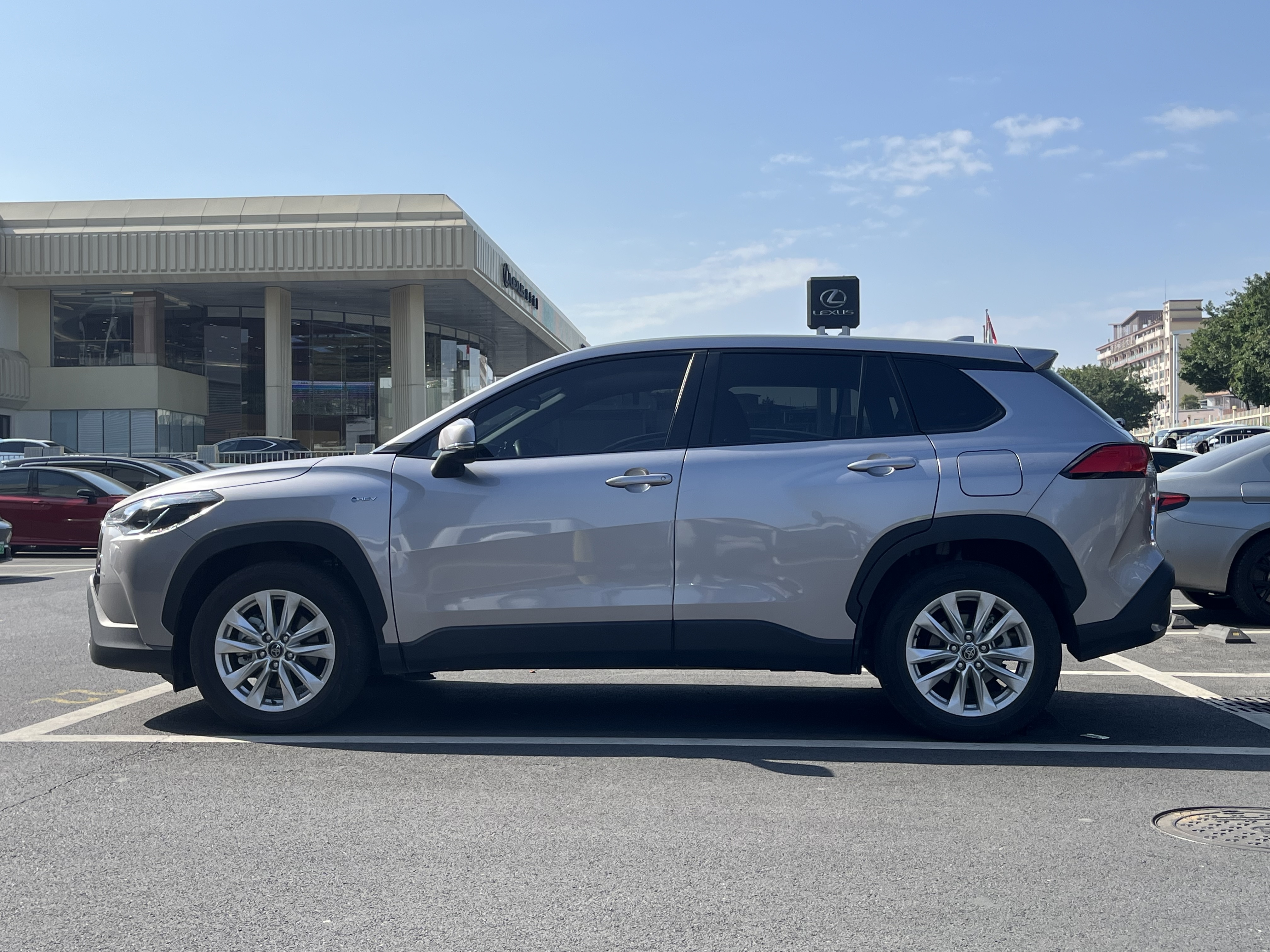Toyota Corolla Cross 2025 car image #2
