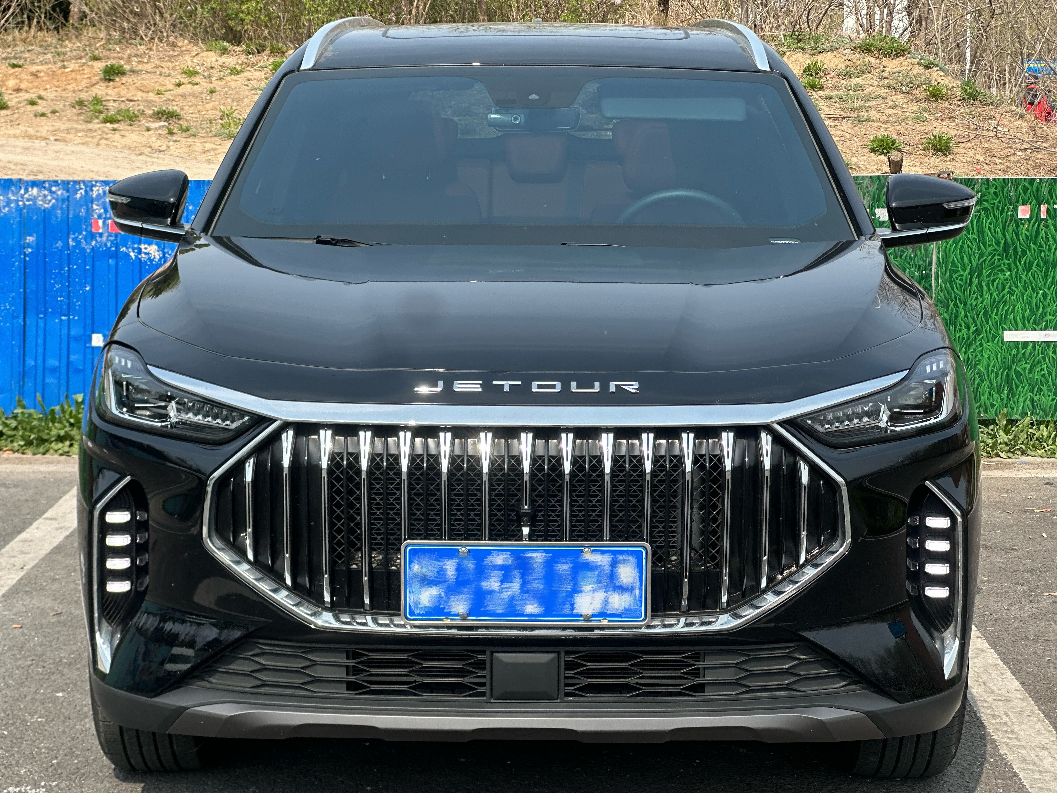X70 PLUS 2025 car image #2