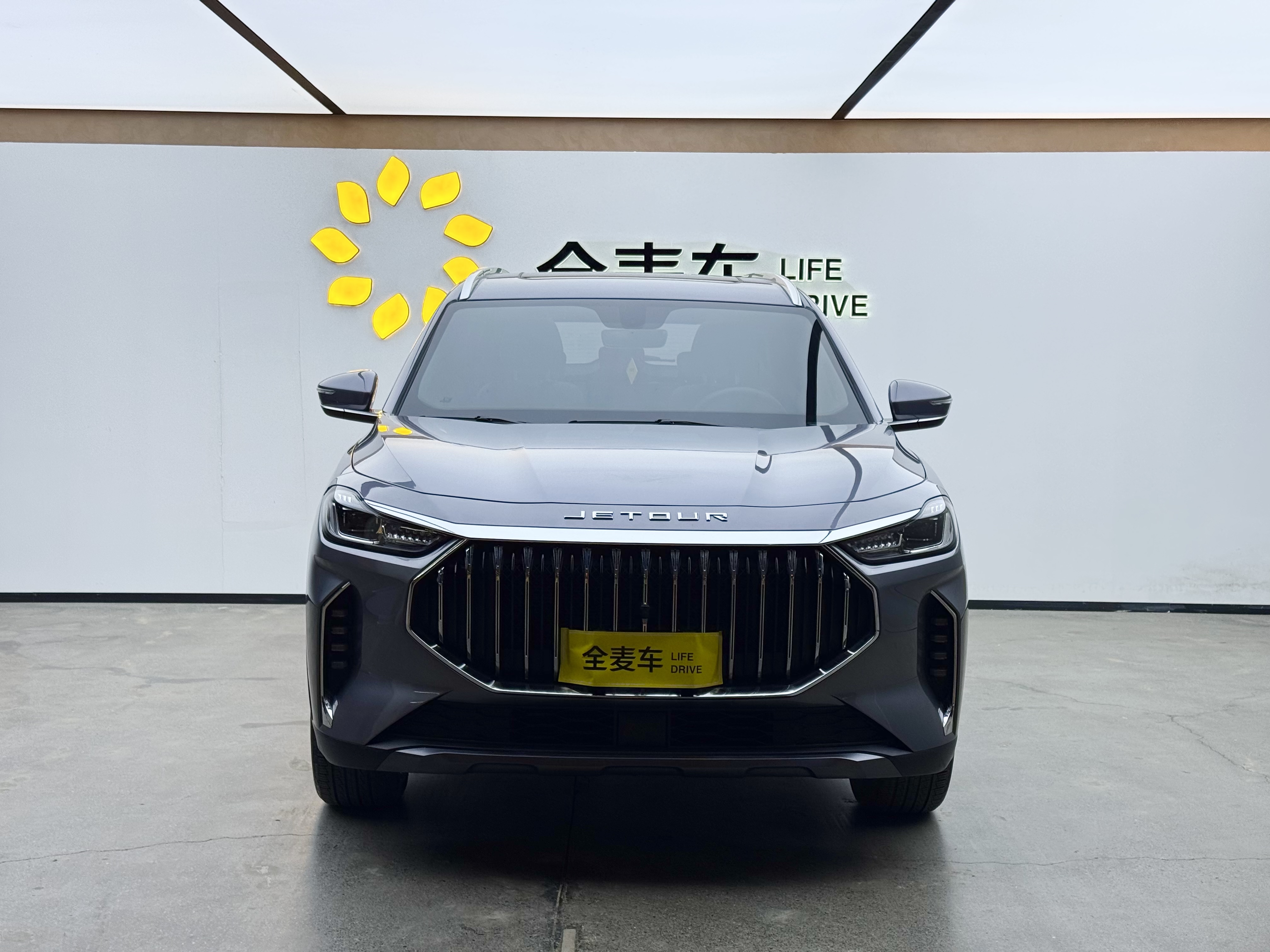 X70 PLUS 2024 car image #2