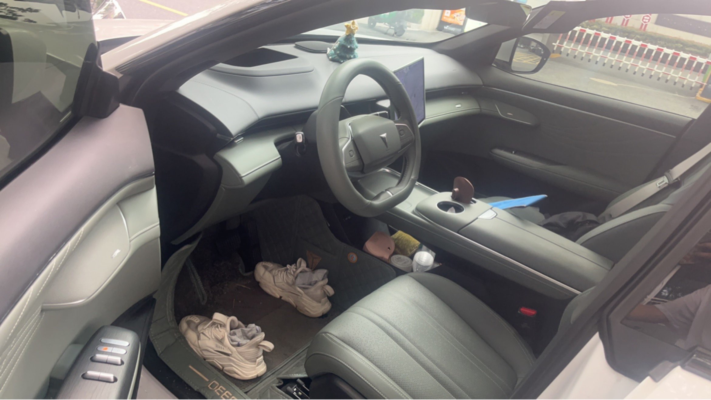 Deepal S07 2024 image de voiture #2