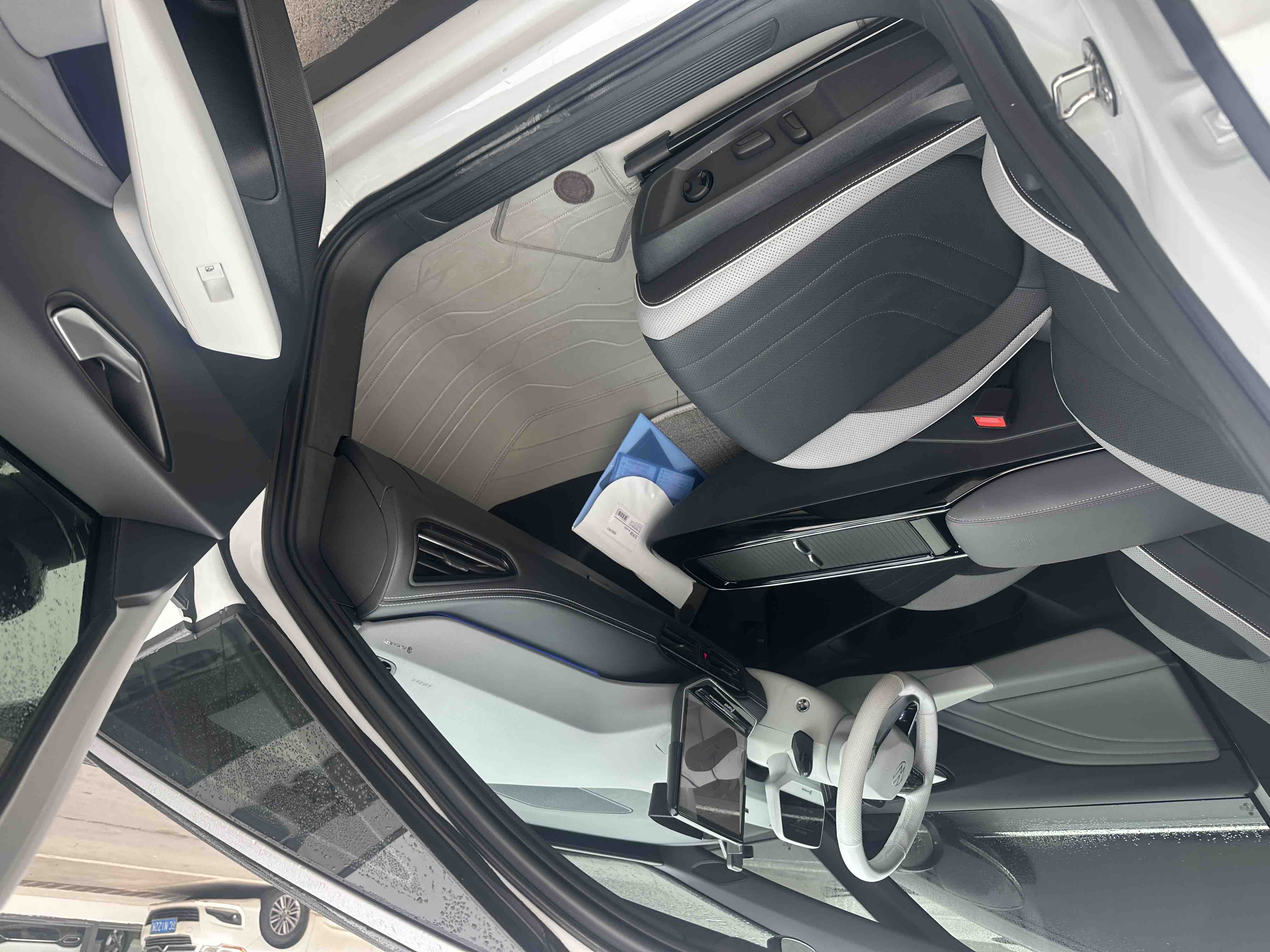 Volkswagen 2024 car image #2