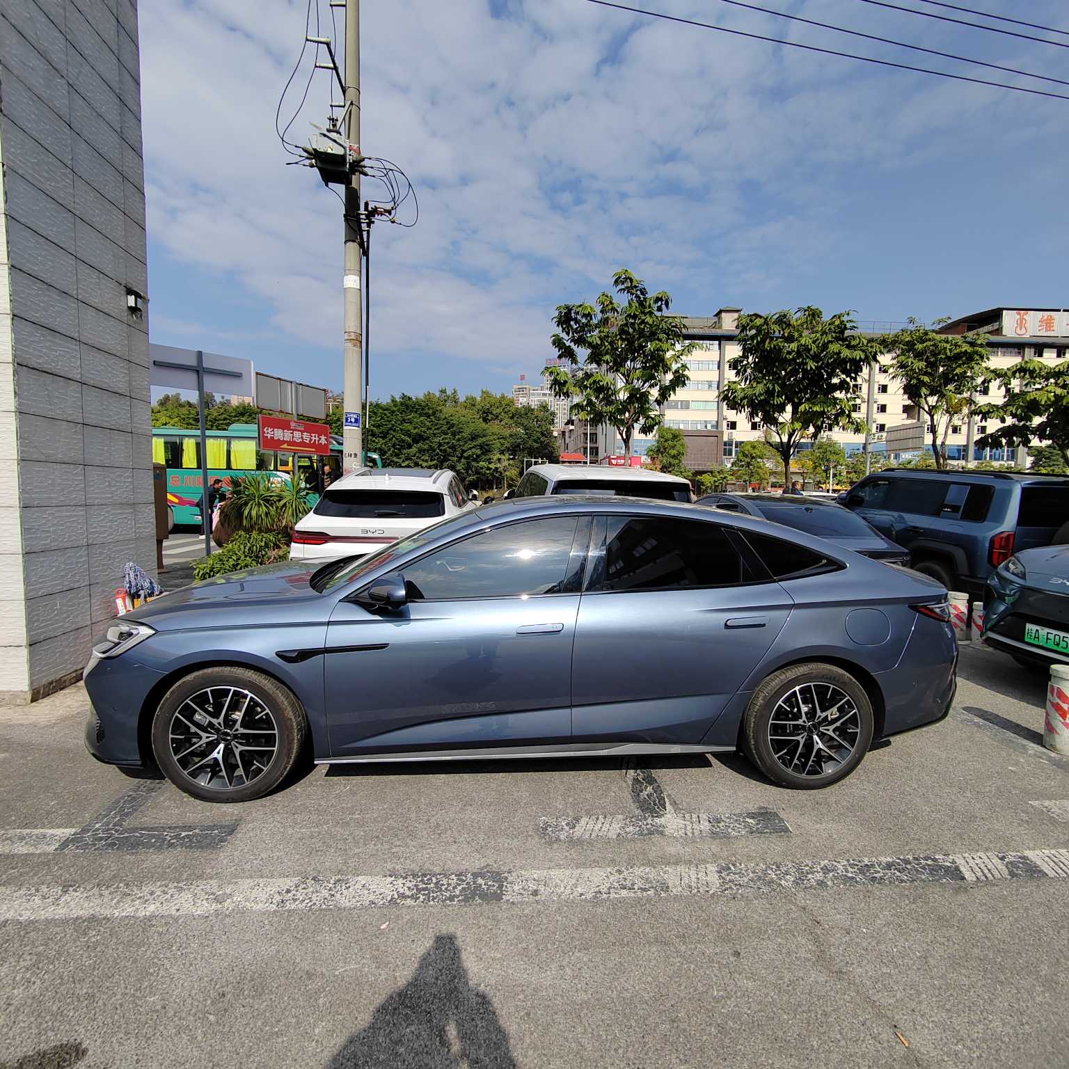 BYD Seal 07 DM-i 2025 car image #2