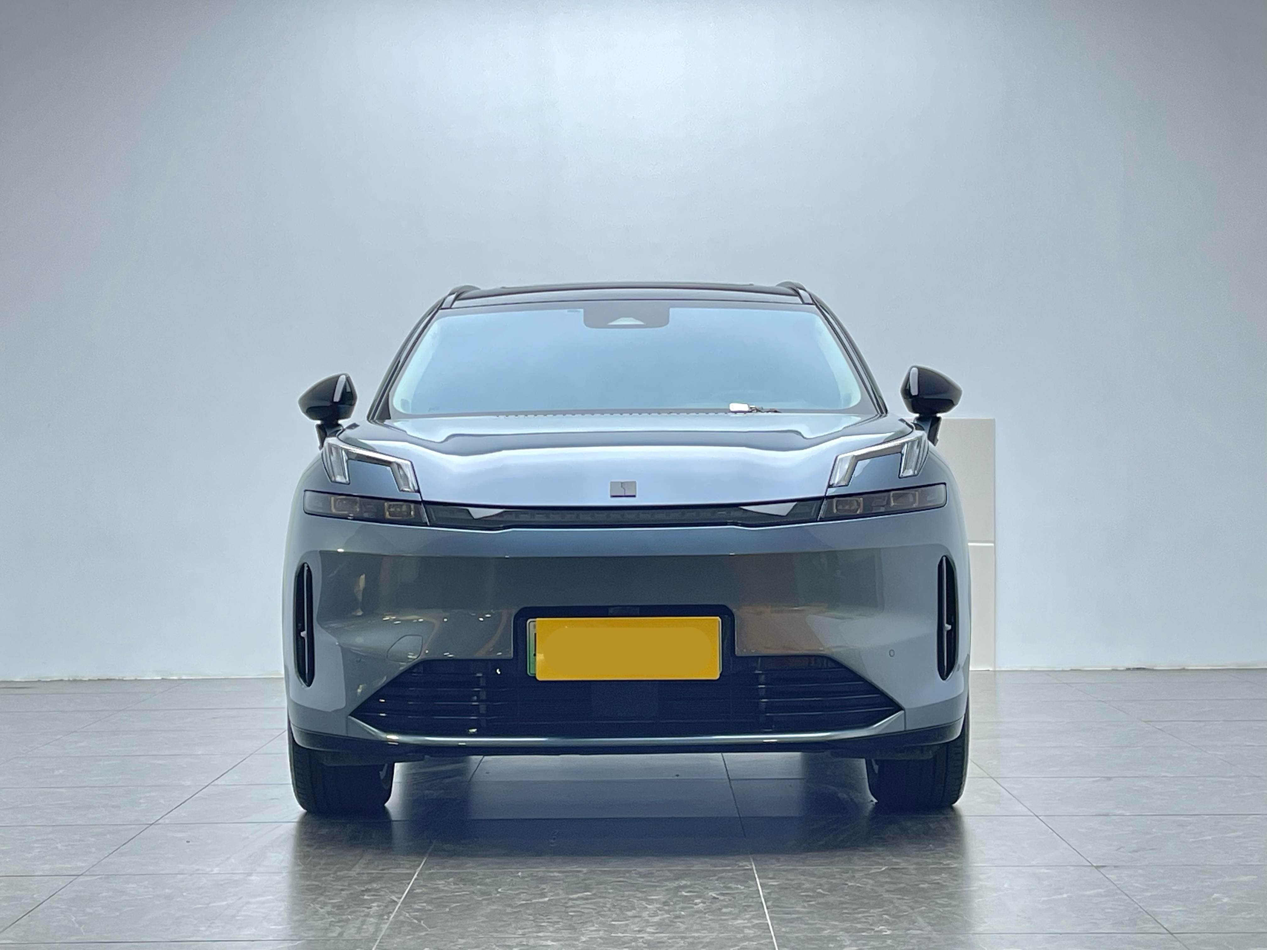 Lynk & Co 08 EM-P 2024 #2 Lynk & Co 08 EM-P 2024 car image #2
