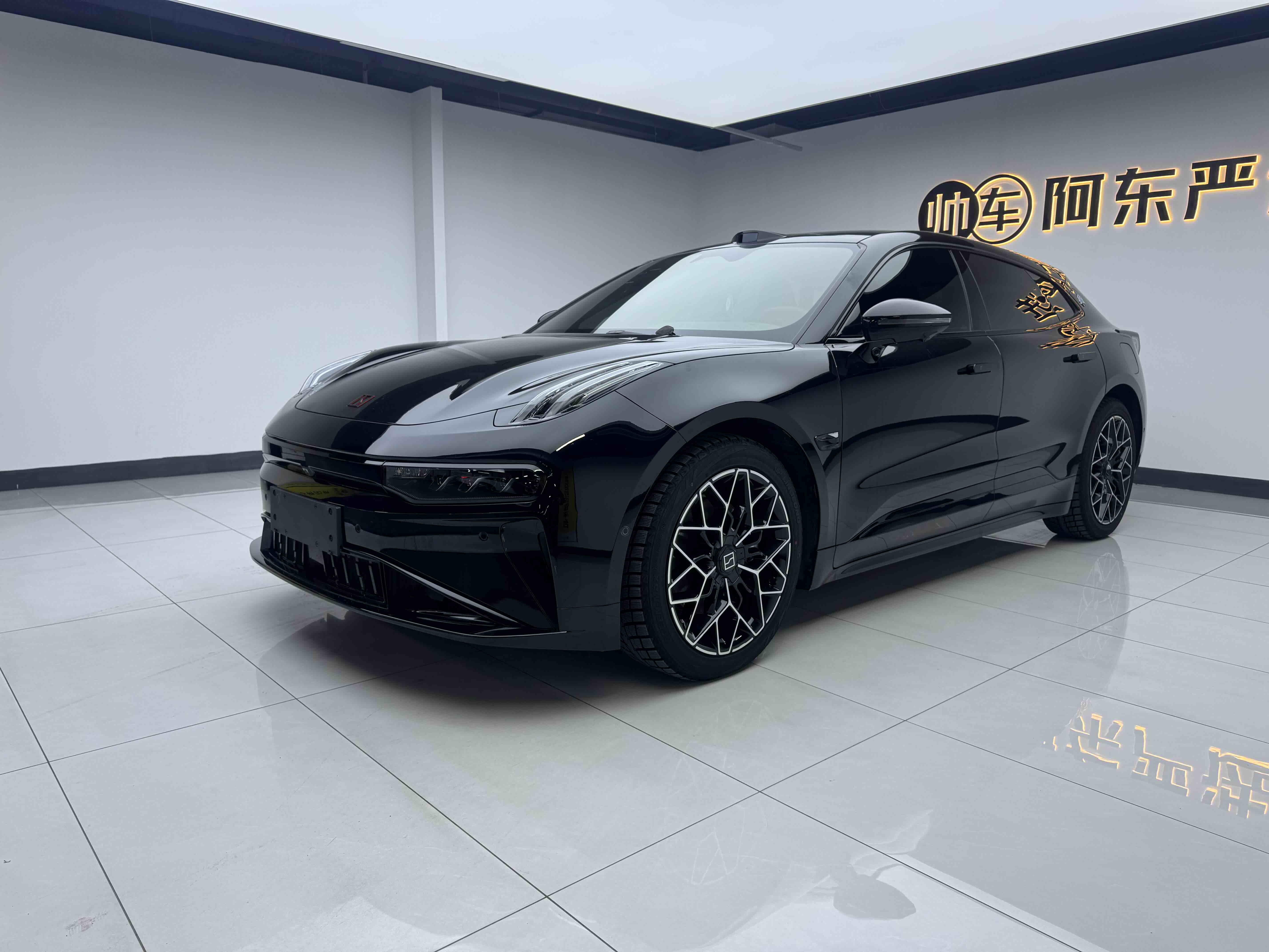 极氪 极氪001 2024 汽车图片 #2