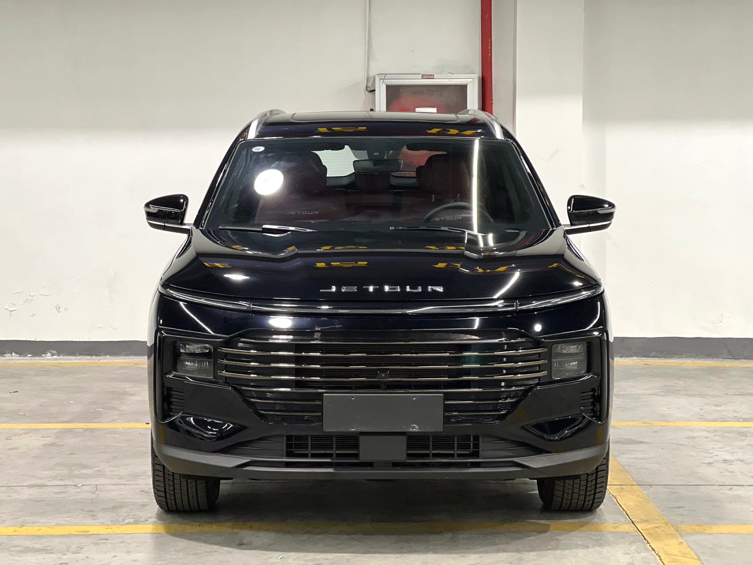 X70 PLUS 2024 car image #2