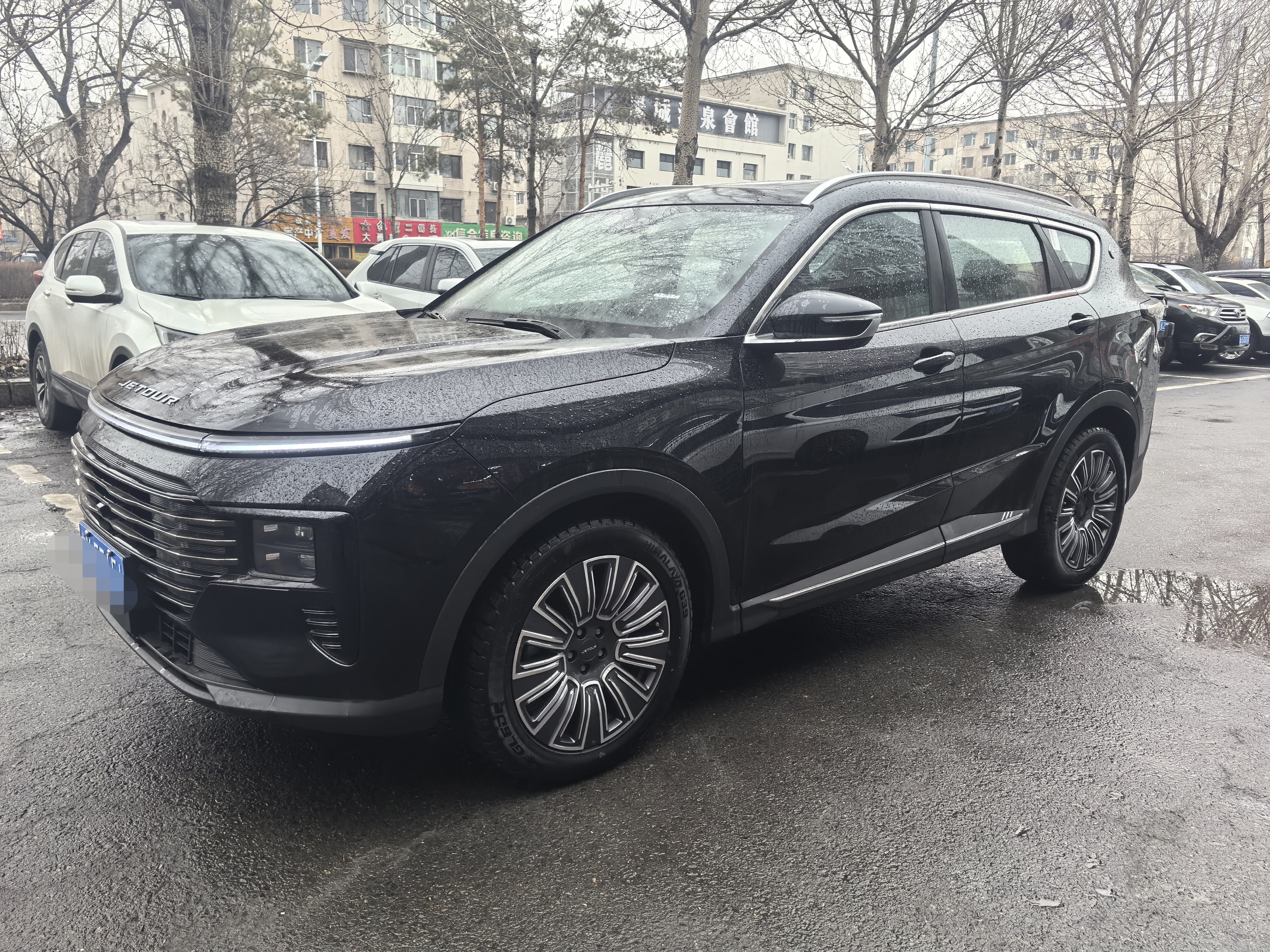 X70 PLUS 2024 car image #2