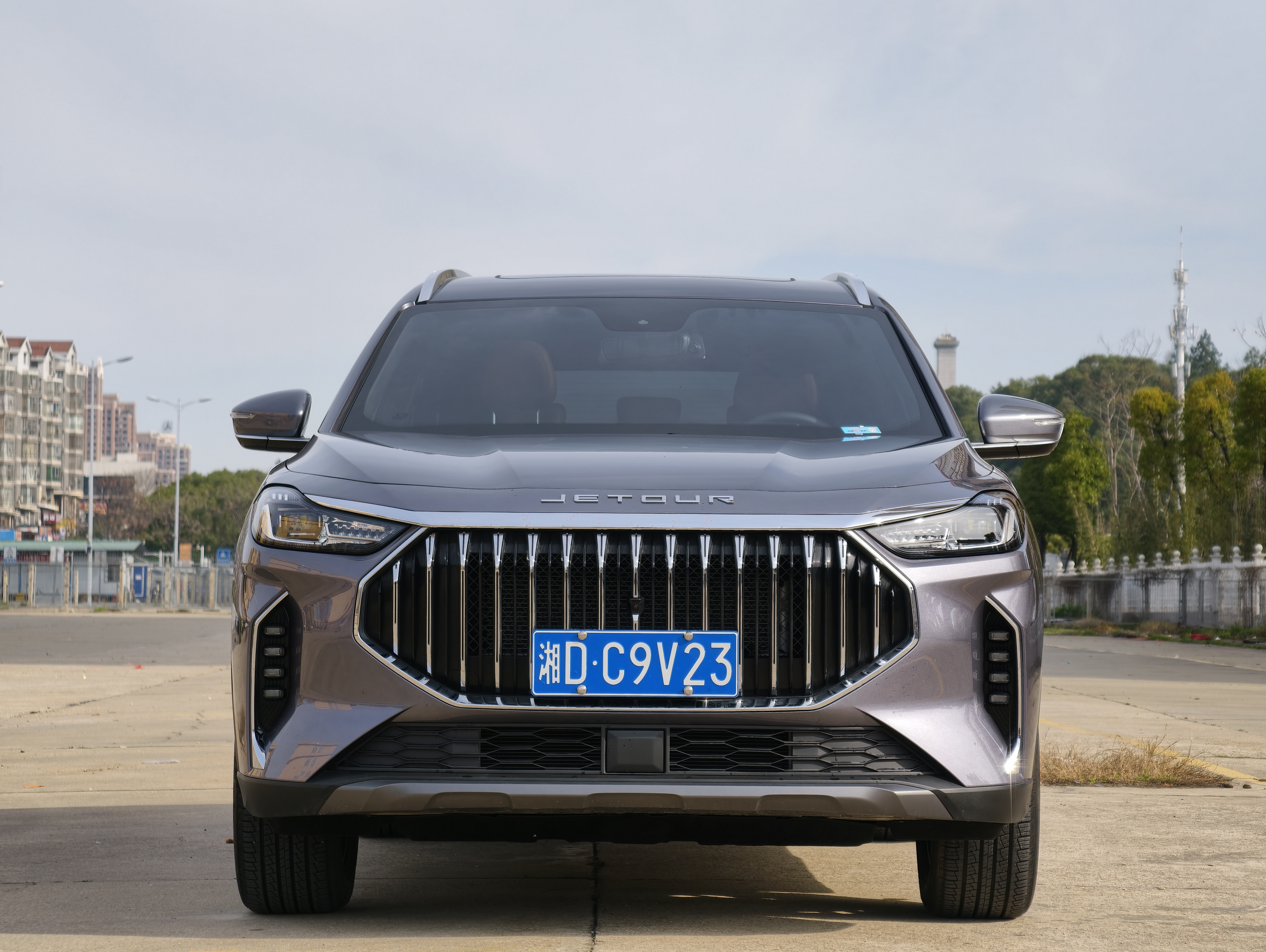 X70 PLUS 2025 car image #2