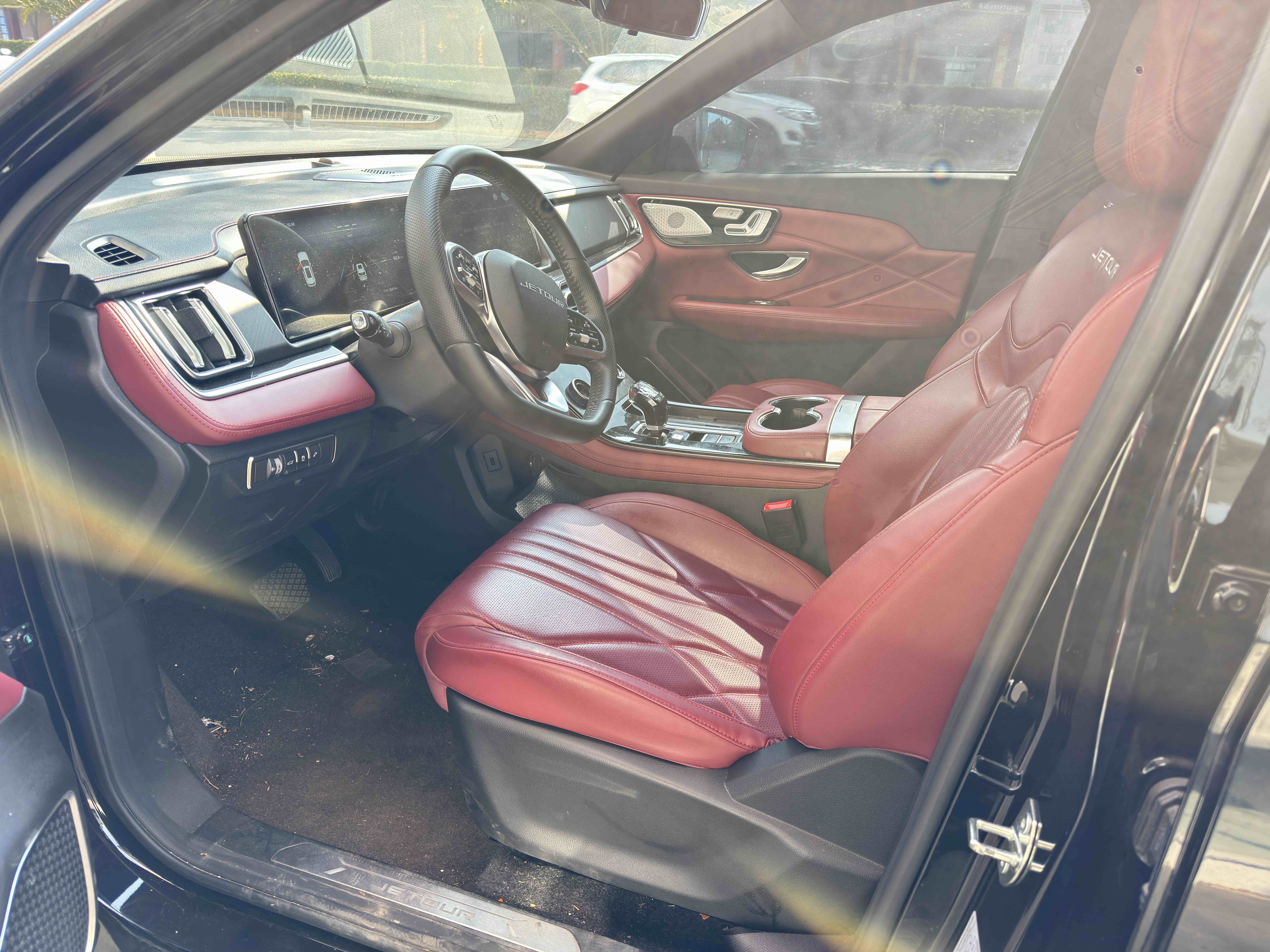 X70 PLUS 2024 car image #2