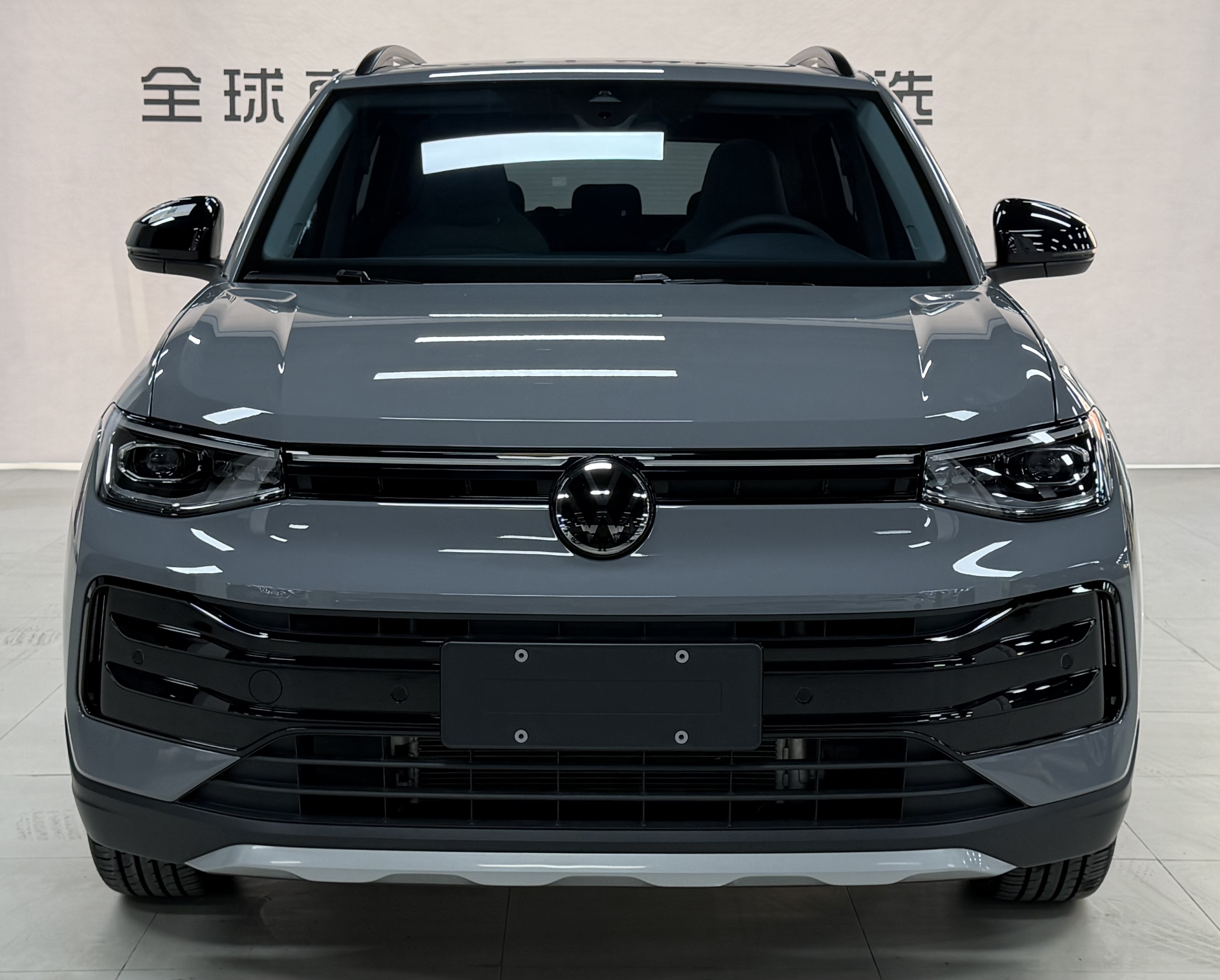 Volkswagen Tharu 2025 car image #2