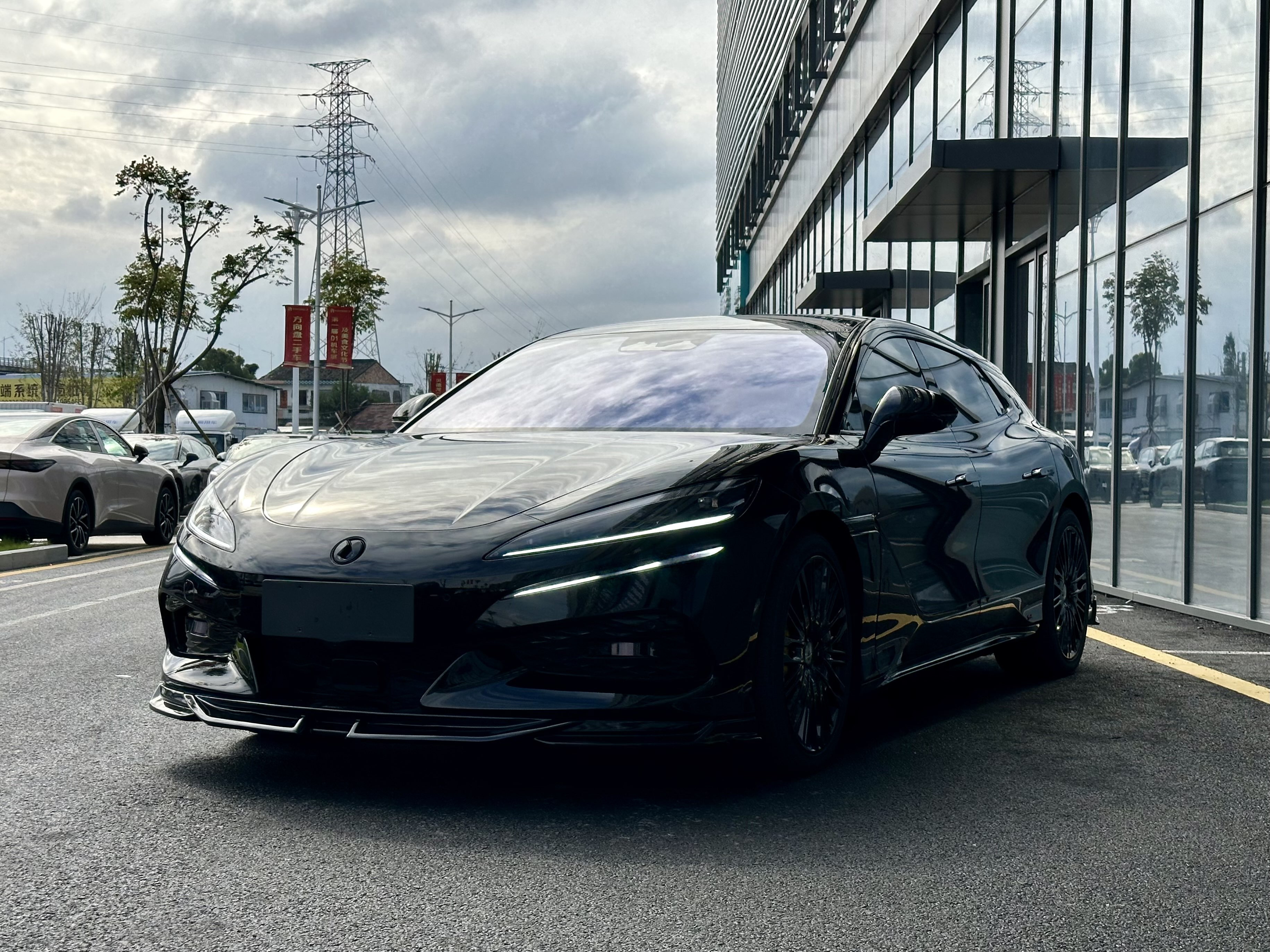 Denza X 2024 image de voiture #2