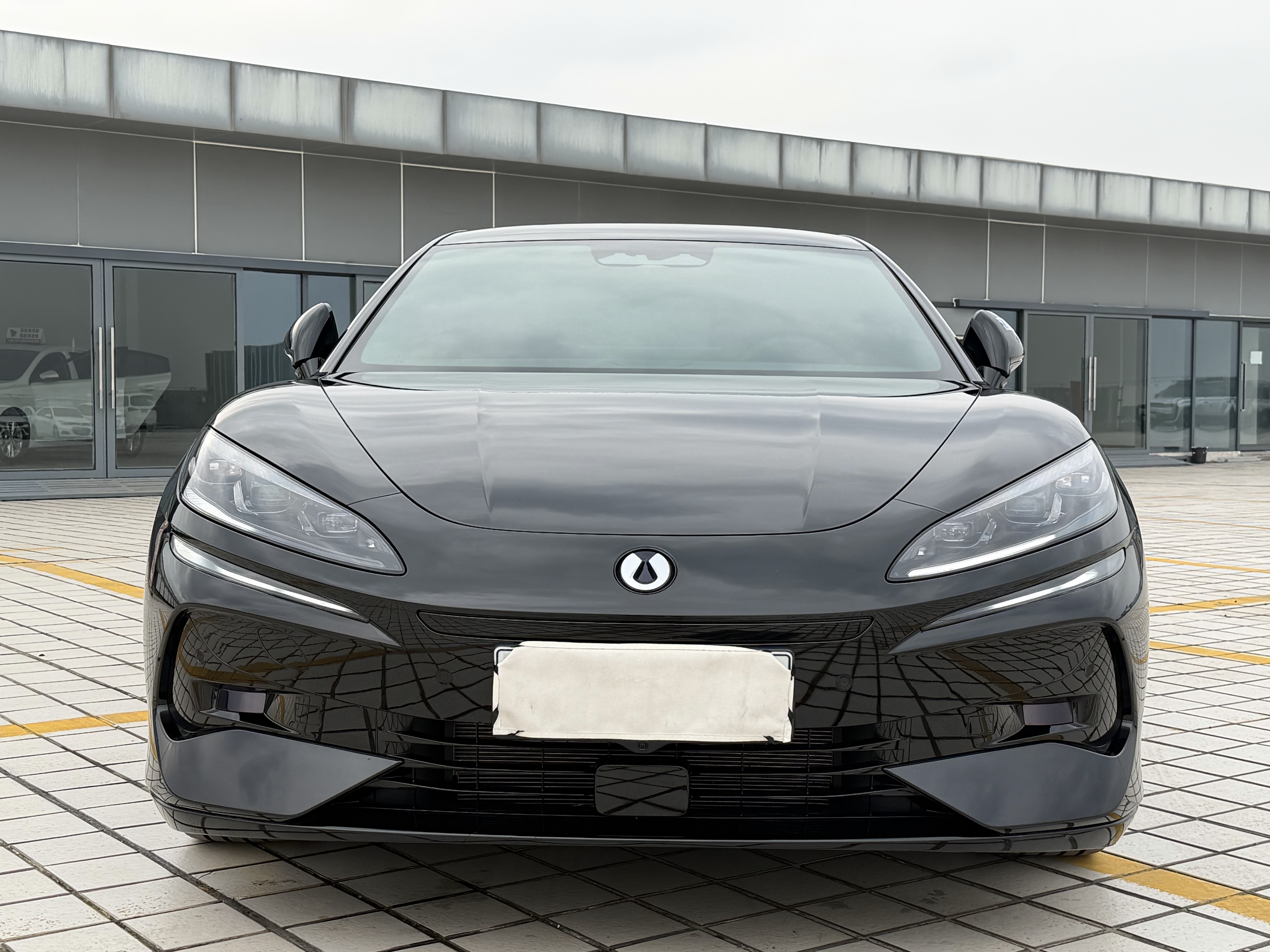 Denza Z9GT 2025 car image #2