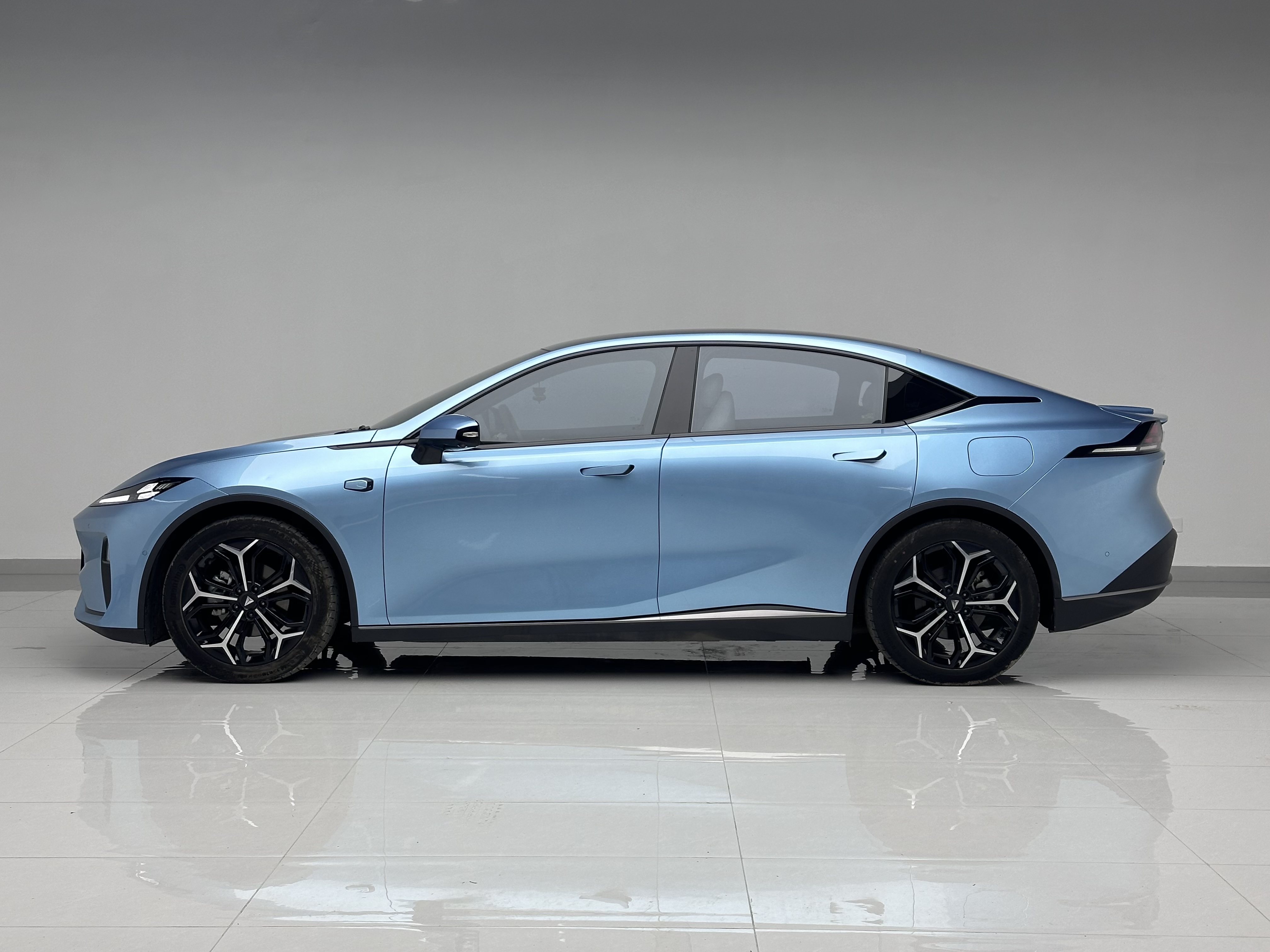 Deepal L07 2024 car image #2