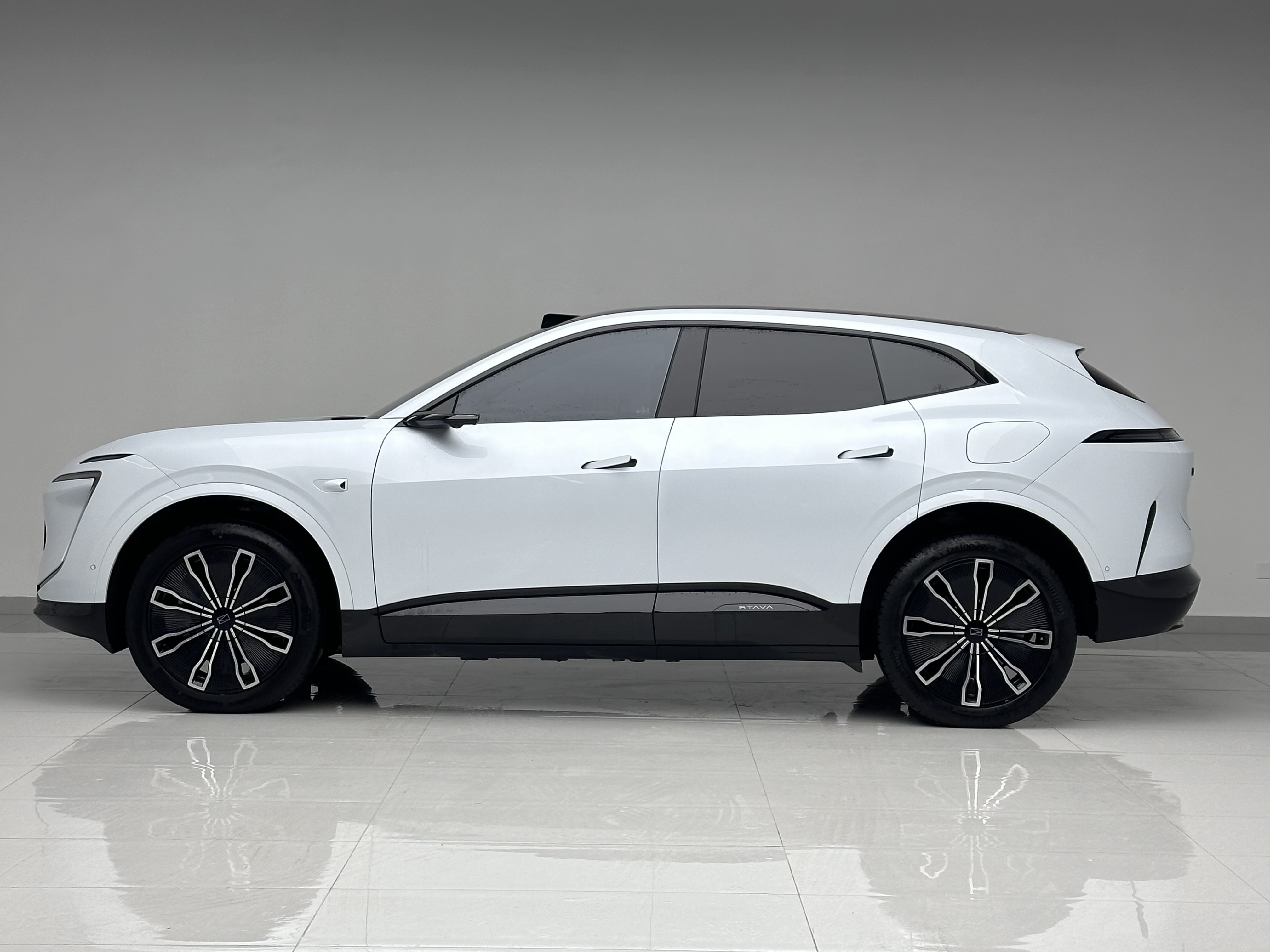 Avatr 07 2025 car image #2