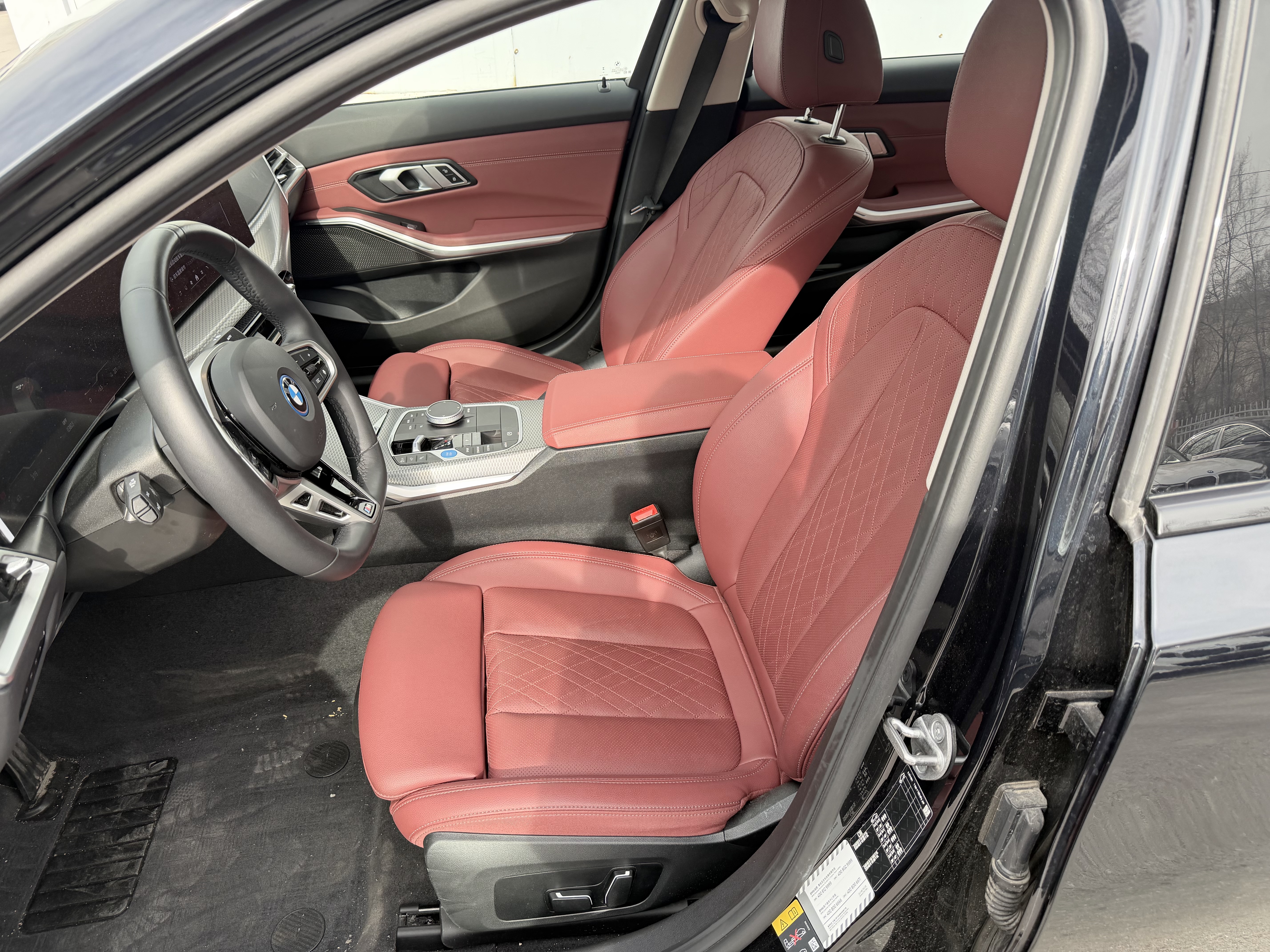 BMW i3 2024 imagen de coche #2