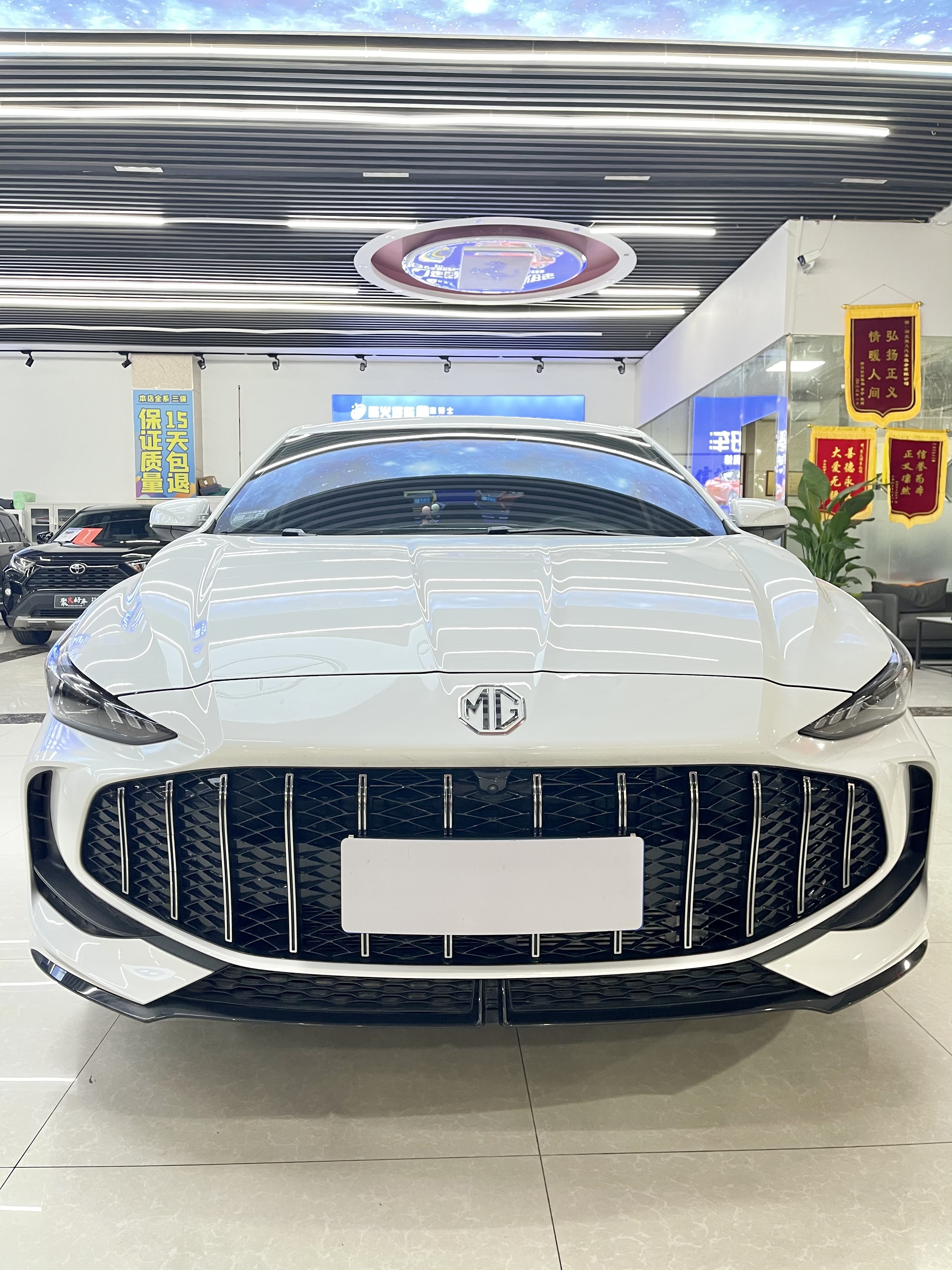MG 5 2025 car image #2