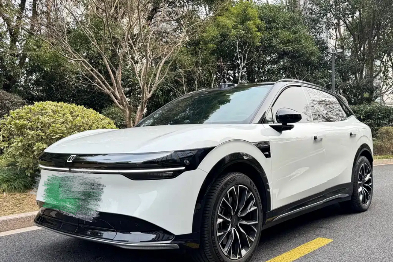 Zeekr 7X 2024 car image #2