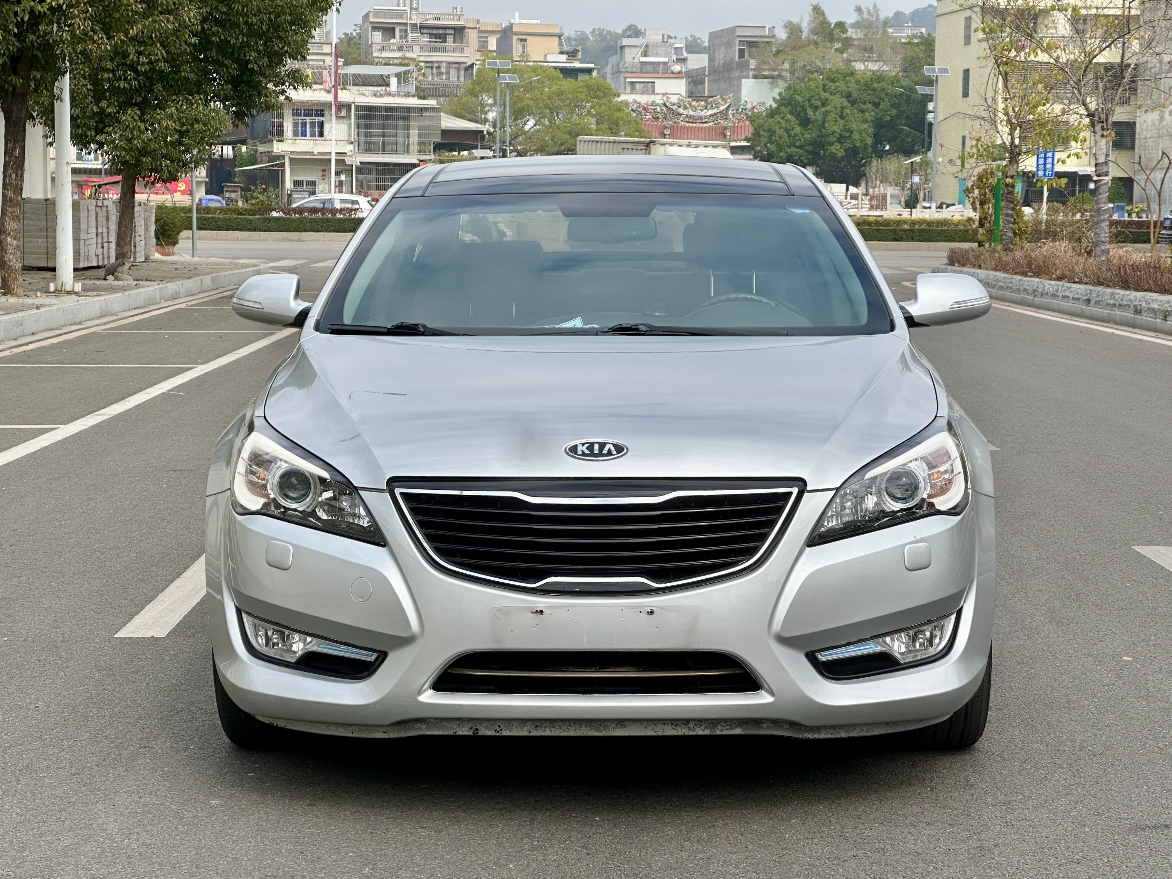 Kia Cadenza 2012 car image #2
