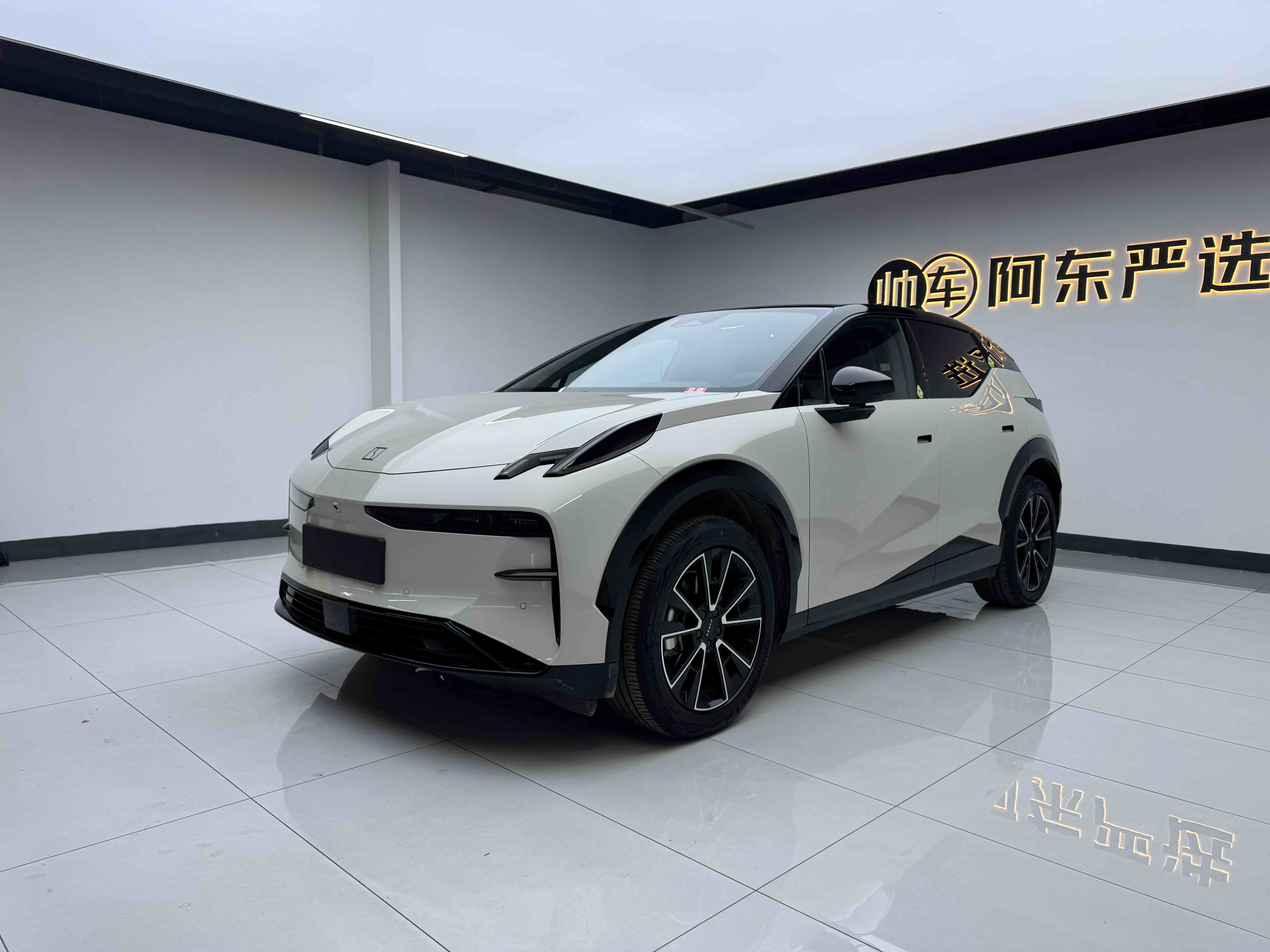 Zeekr X 2024 #2 Zeekr X 2024 car image #2
