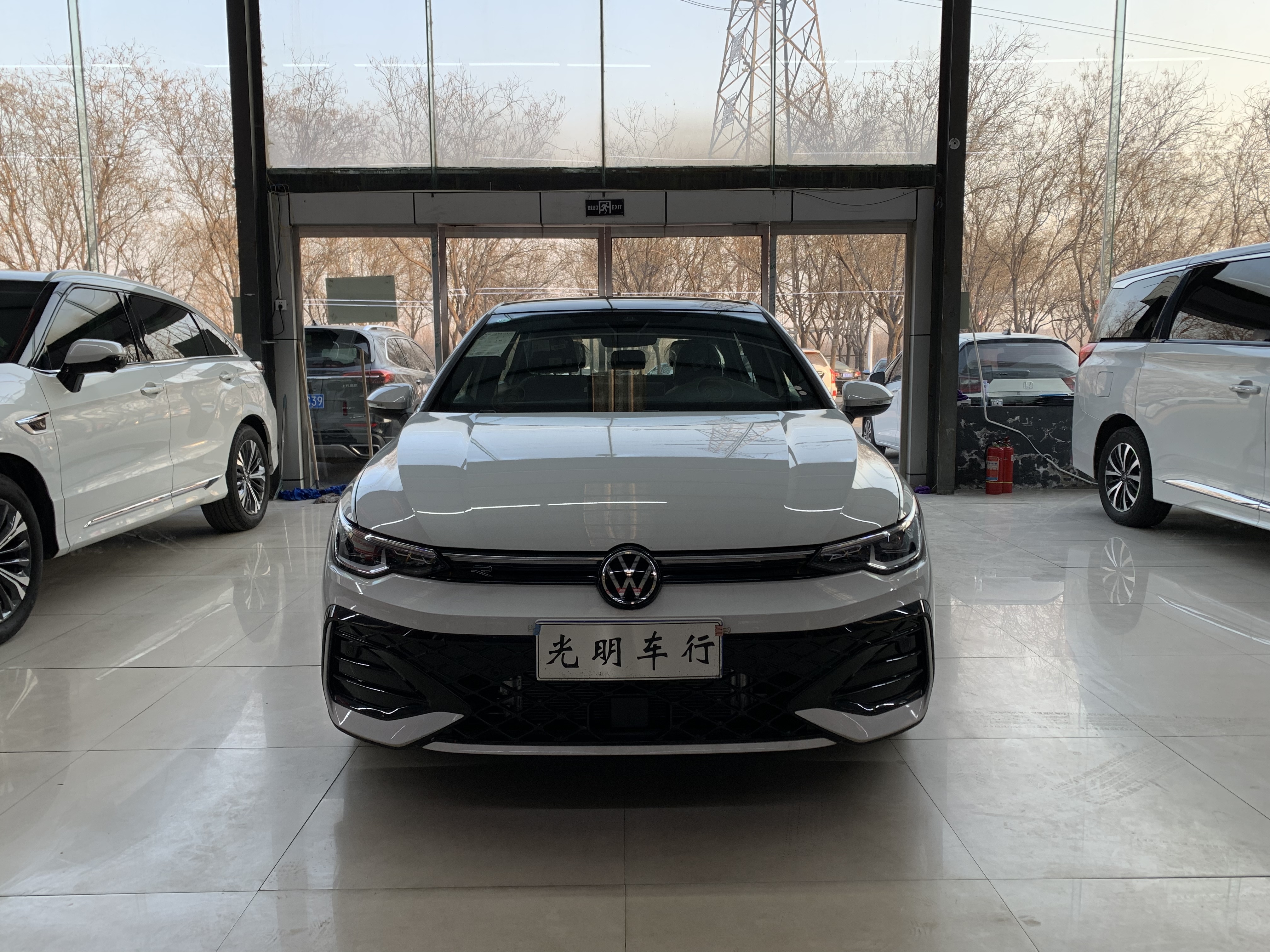 Volkswagen Golf 2026 car image #2