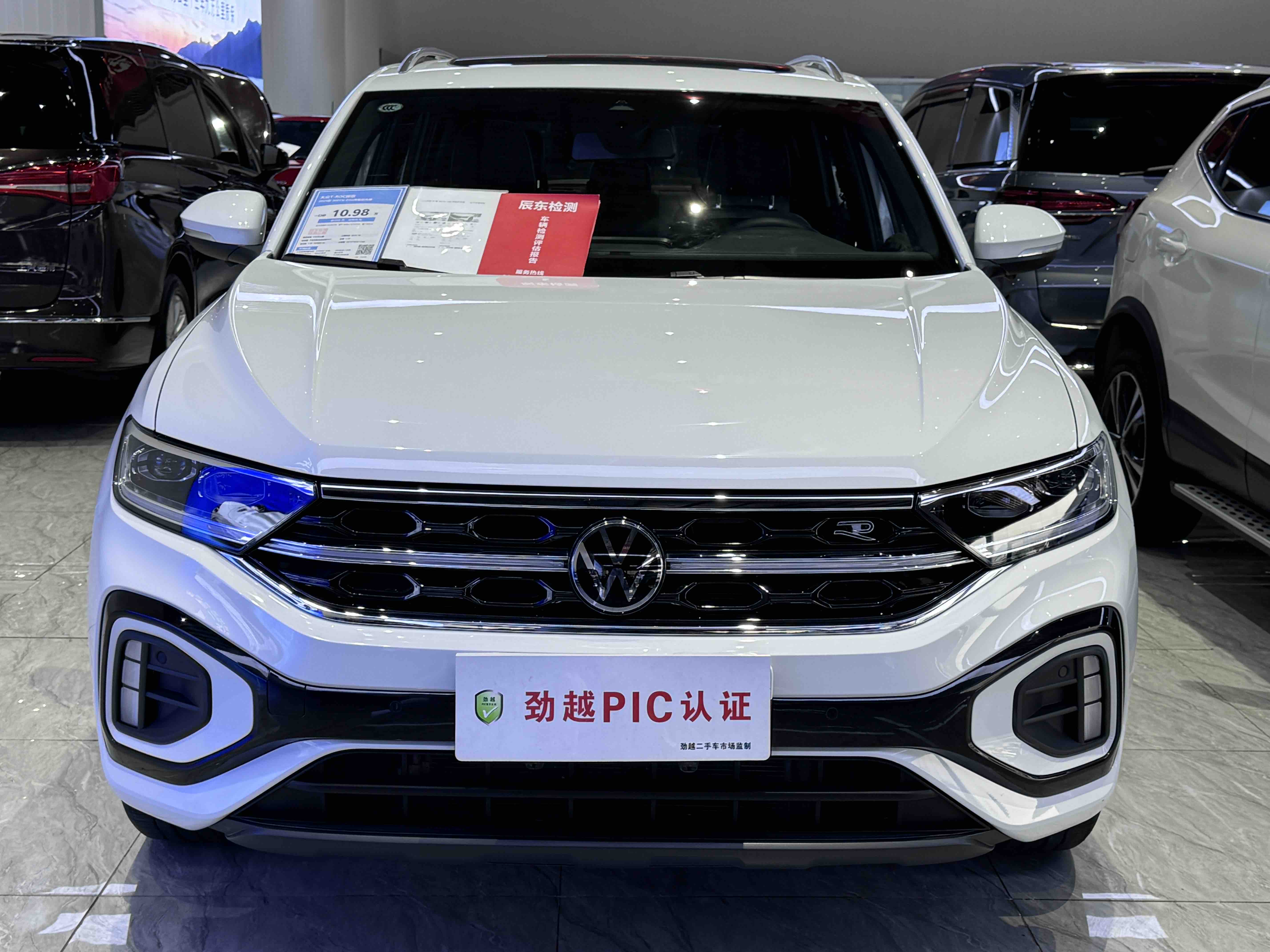 T-Roc 2025 car image #2