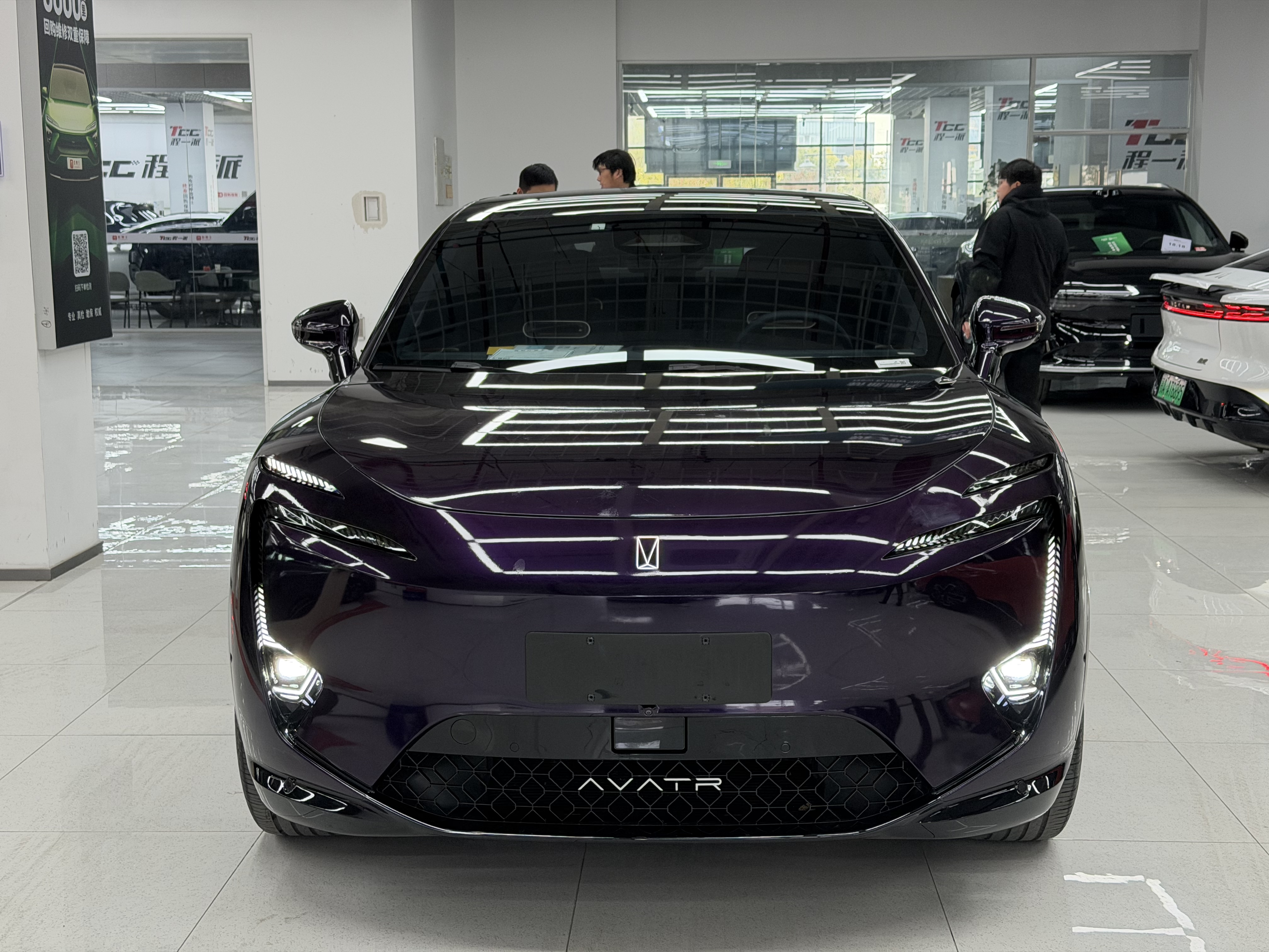 Avatr 11 2025 car image #2