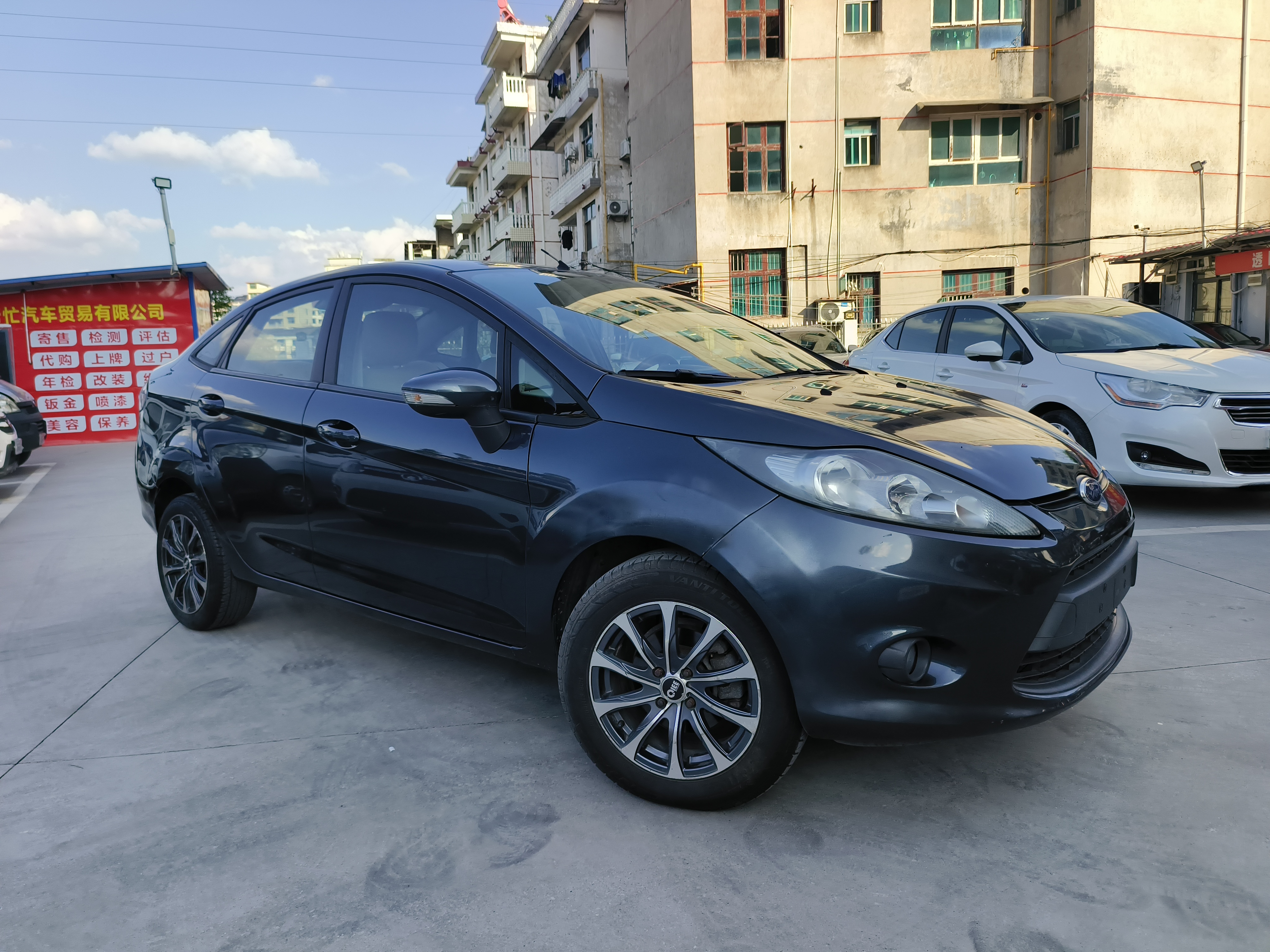 Ford Fiesta 2010 car image #2