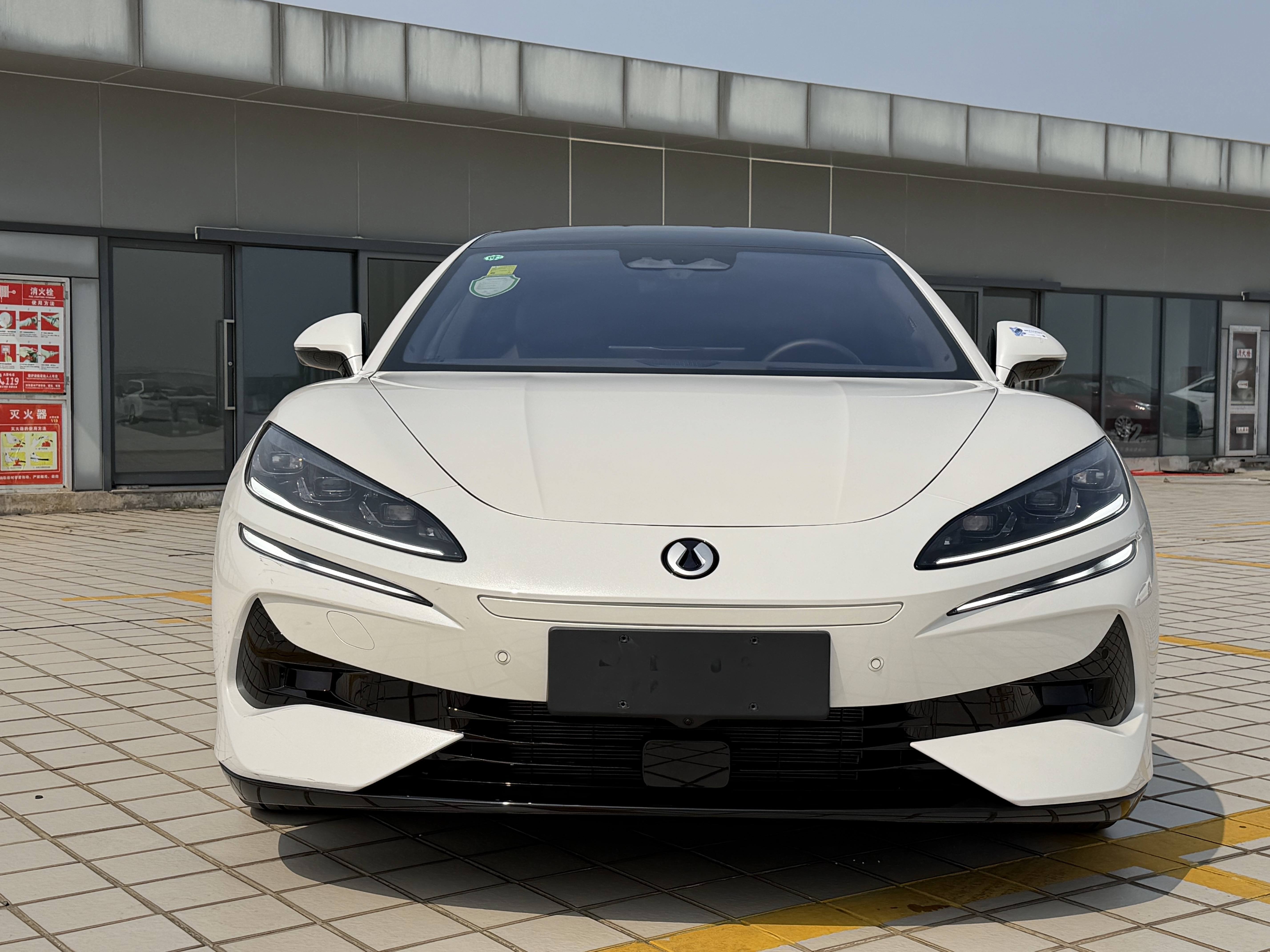 Denza Z9 2024 صورة سيارة #2