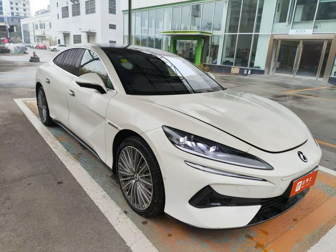 Denza Z9 2024 car image #2