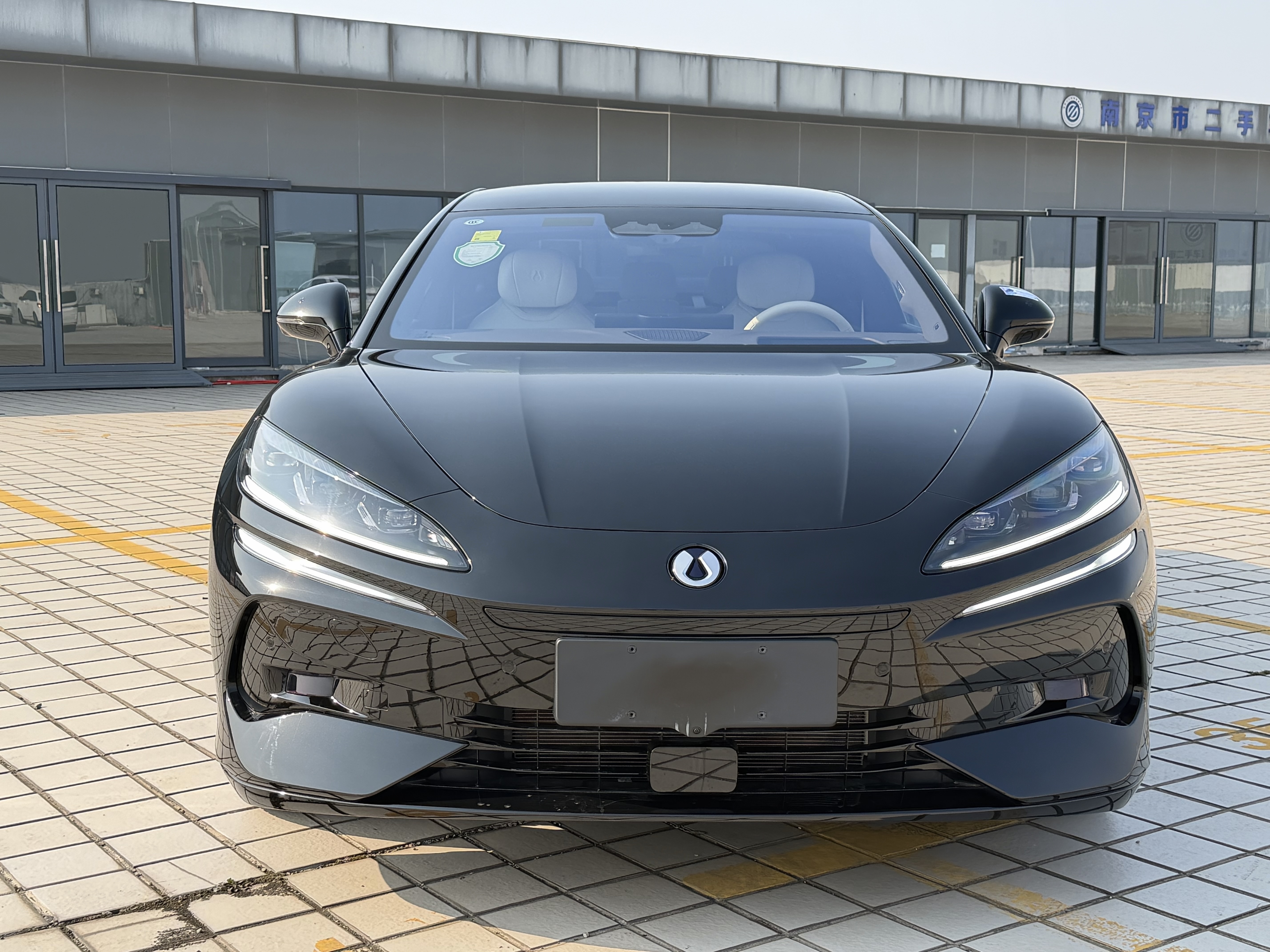 Denza Z9 2025 car image #2