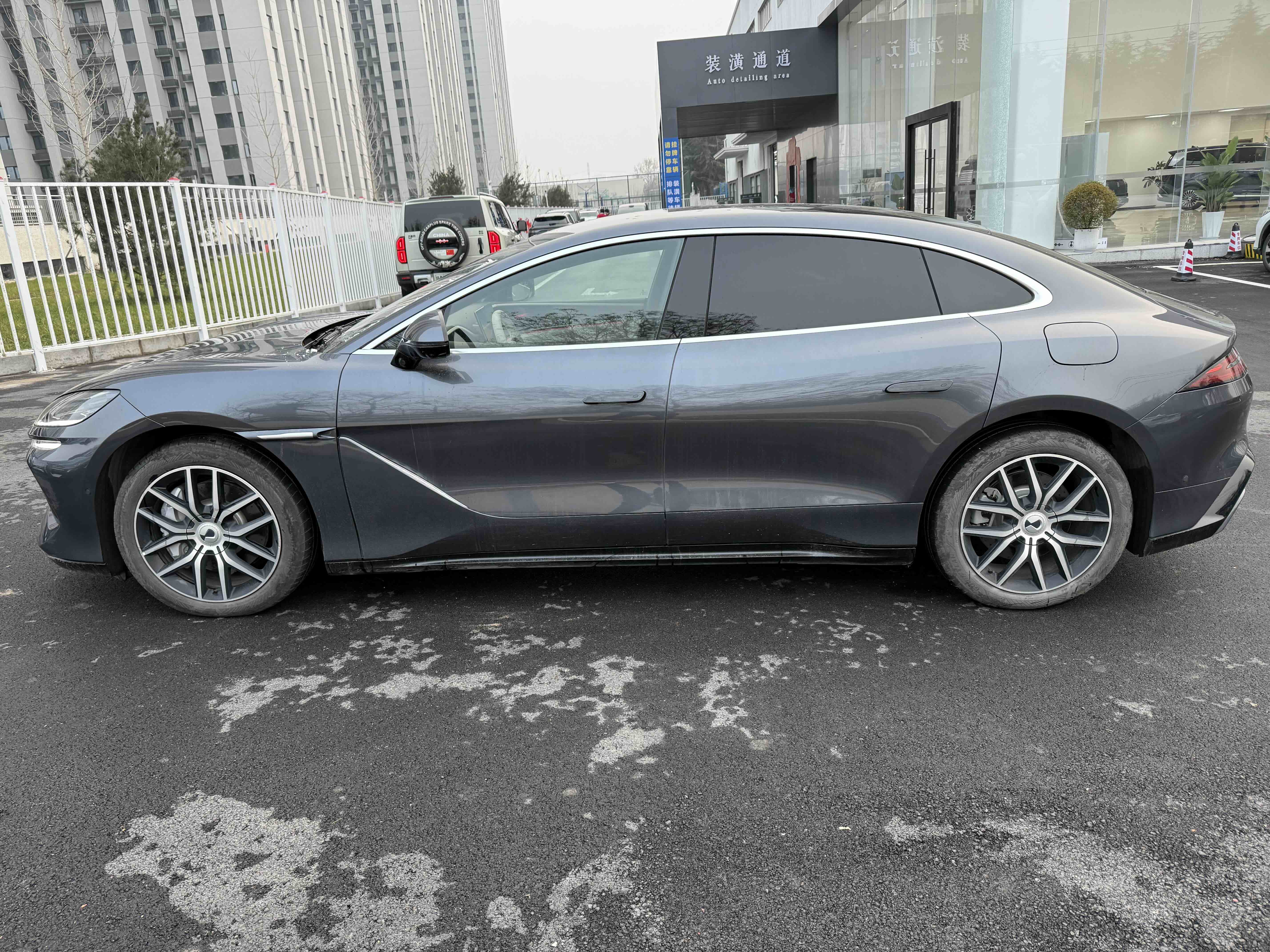 Denza Z9 2024 car image #2