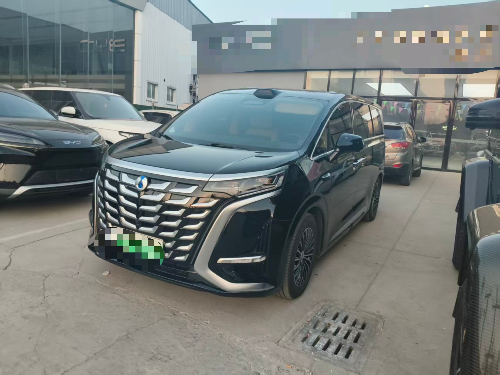 Denza D9 2025 #2 Denza D9 2025 car image #2