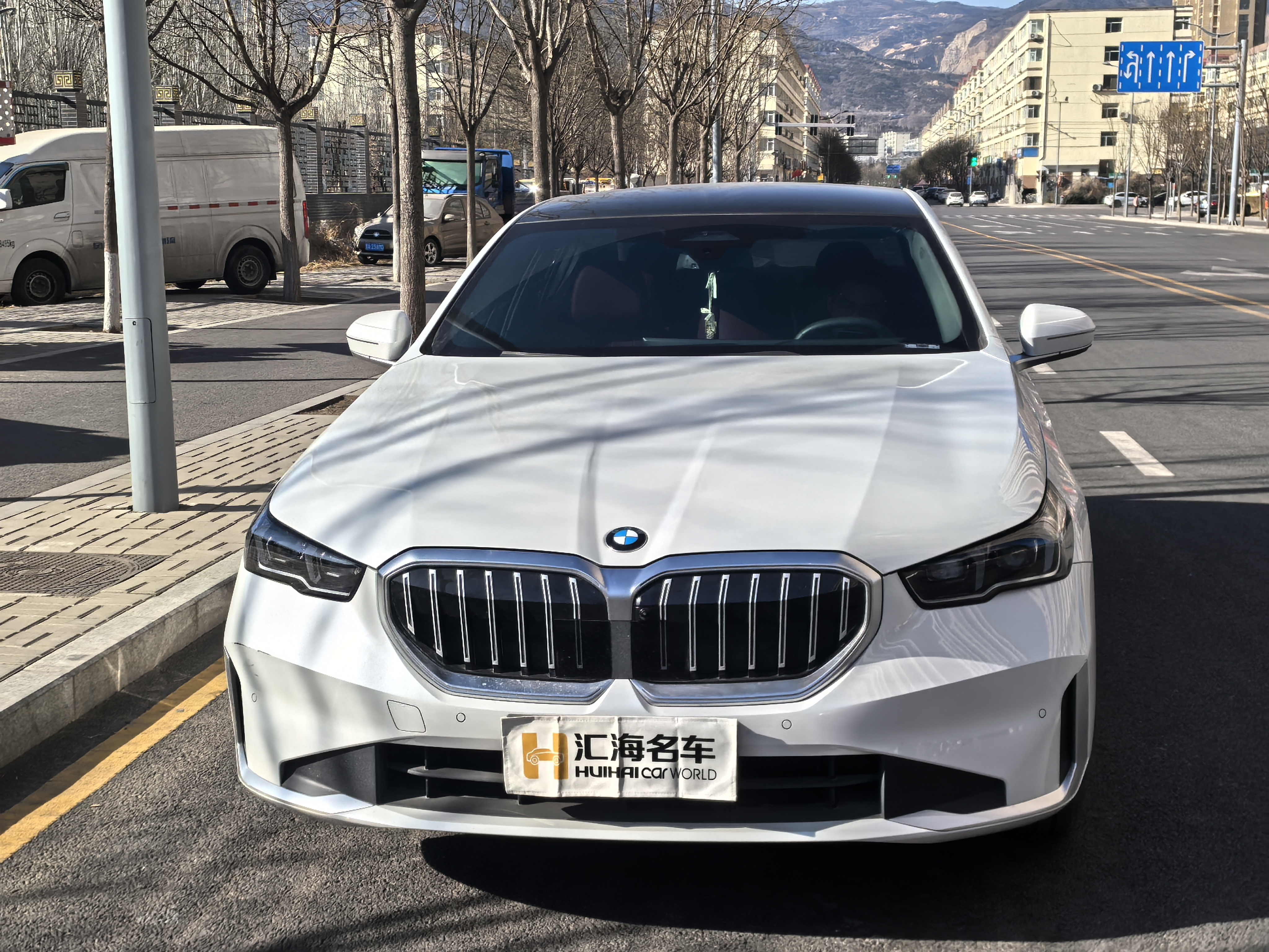 BMW 5 Series 2025 #2 BMW 5 Series 2025 car image #2