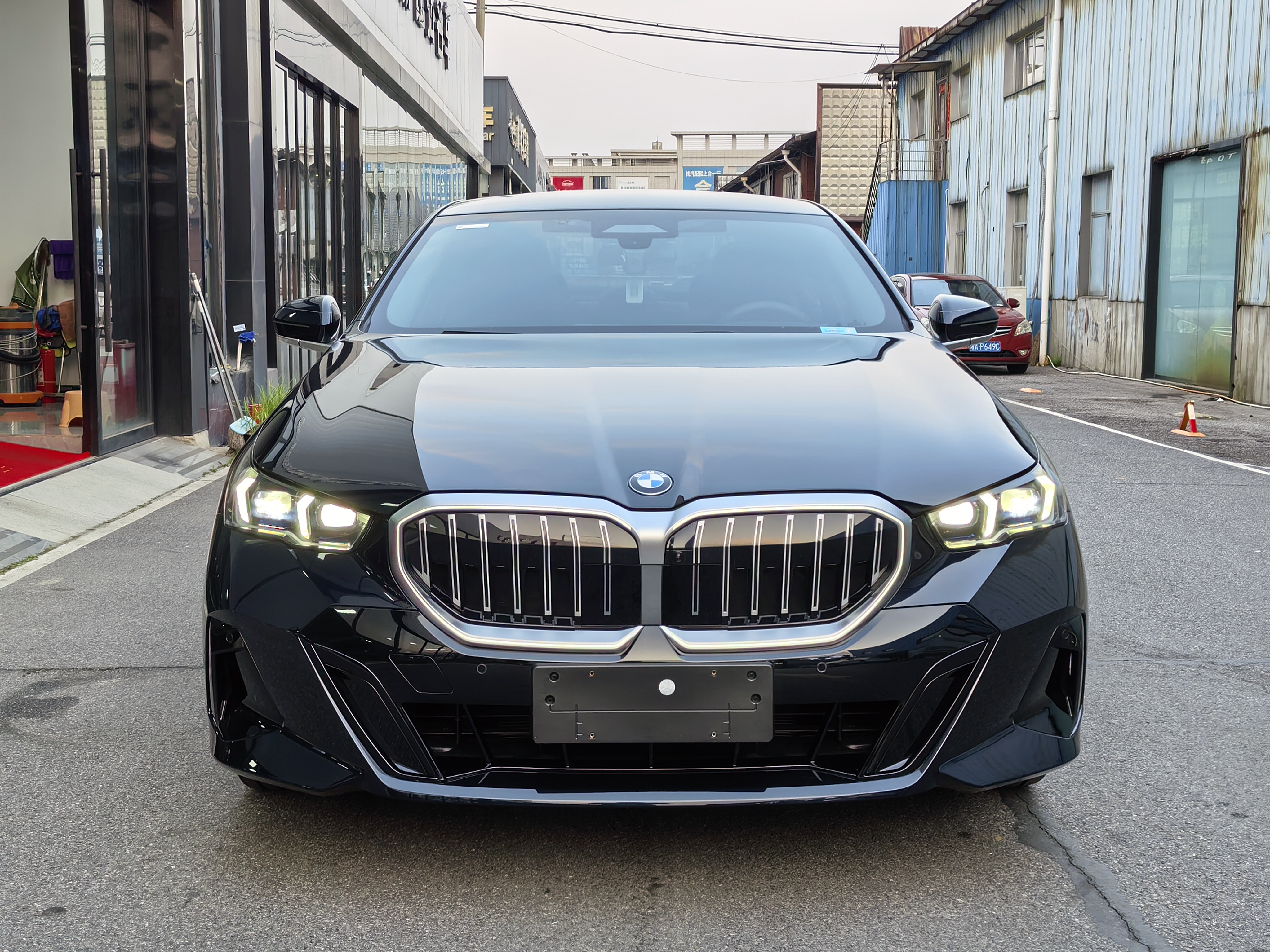 BMW 5 Series 2025 #2 BMW 5 Series 2025 car image #2