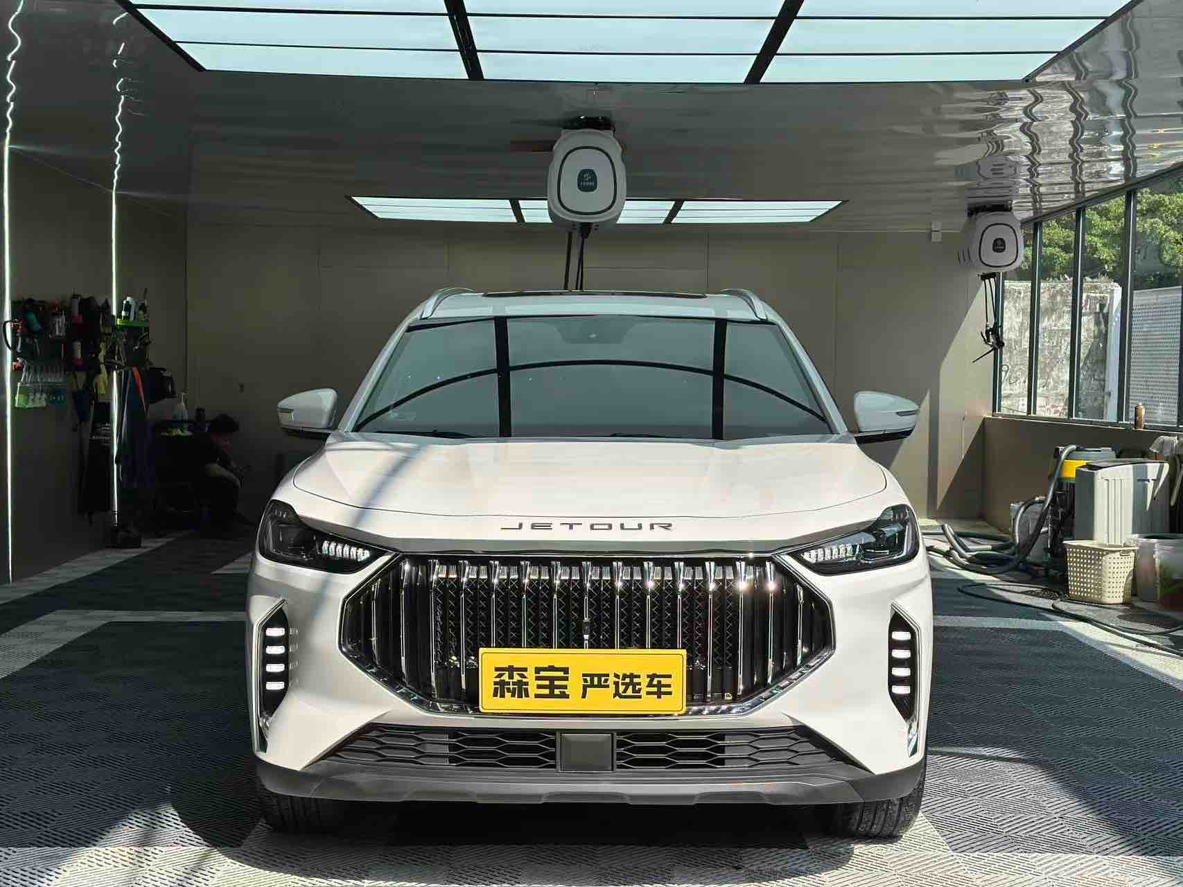 X70 PLUS 2025 #2 X70 PLUS 2025 car image #2
