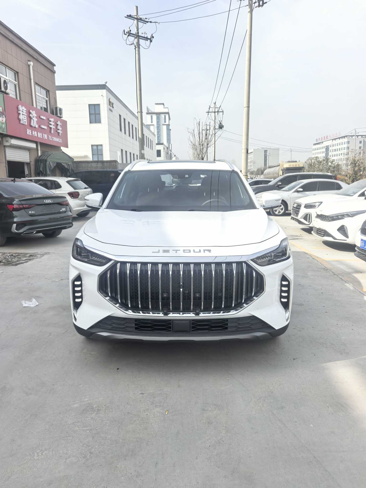 X70 PLUS 2025 car image #2