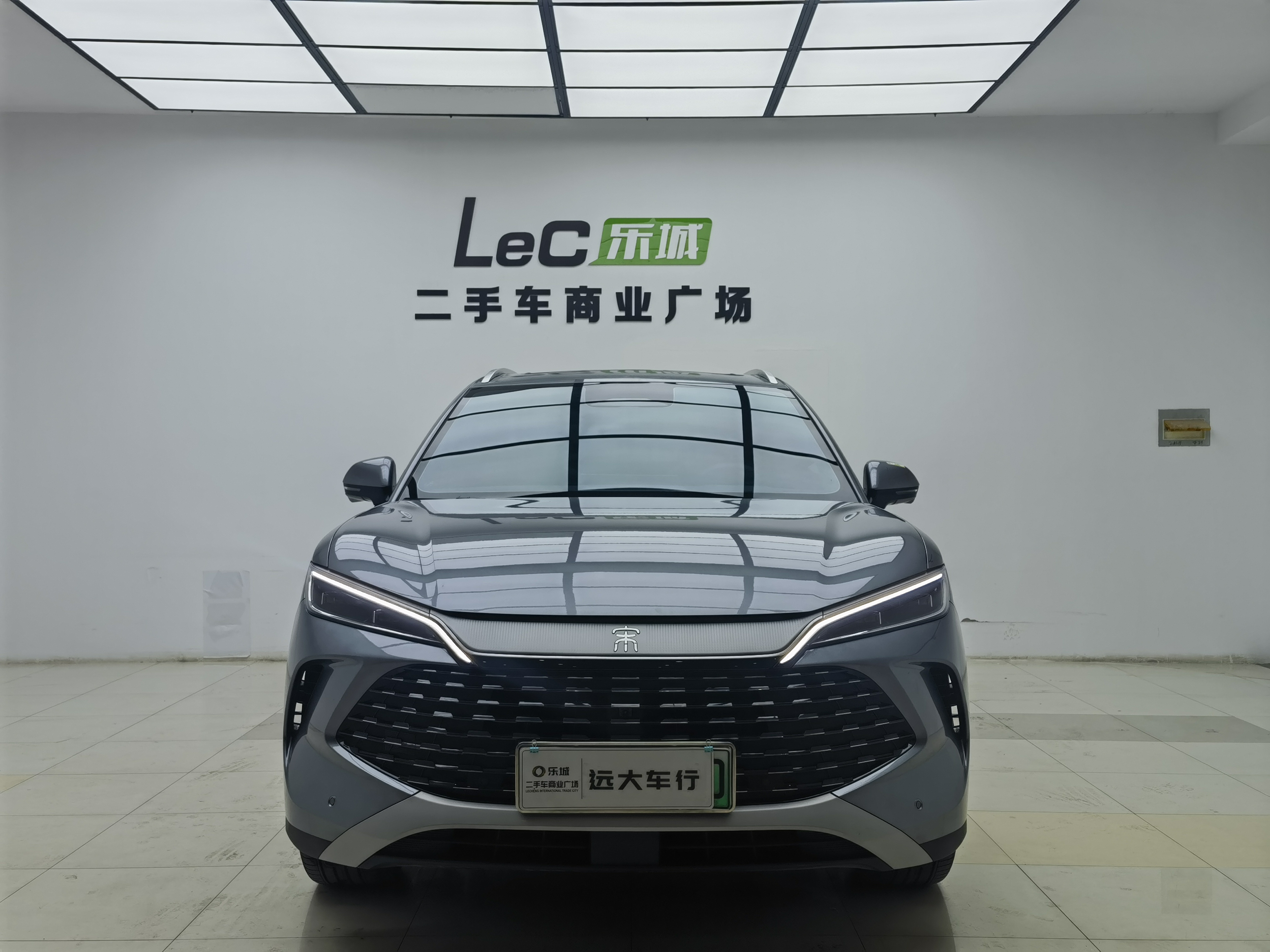 BYD SongL DM-i 2025 #2 BYD SongL DM-i 2025 car image #2