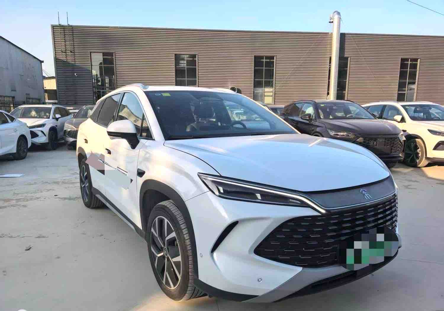 BYD SongL DM-i 2025 car image #2