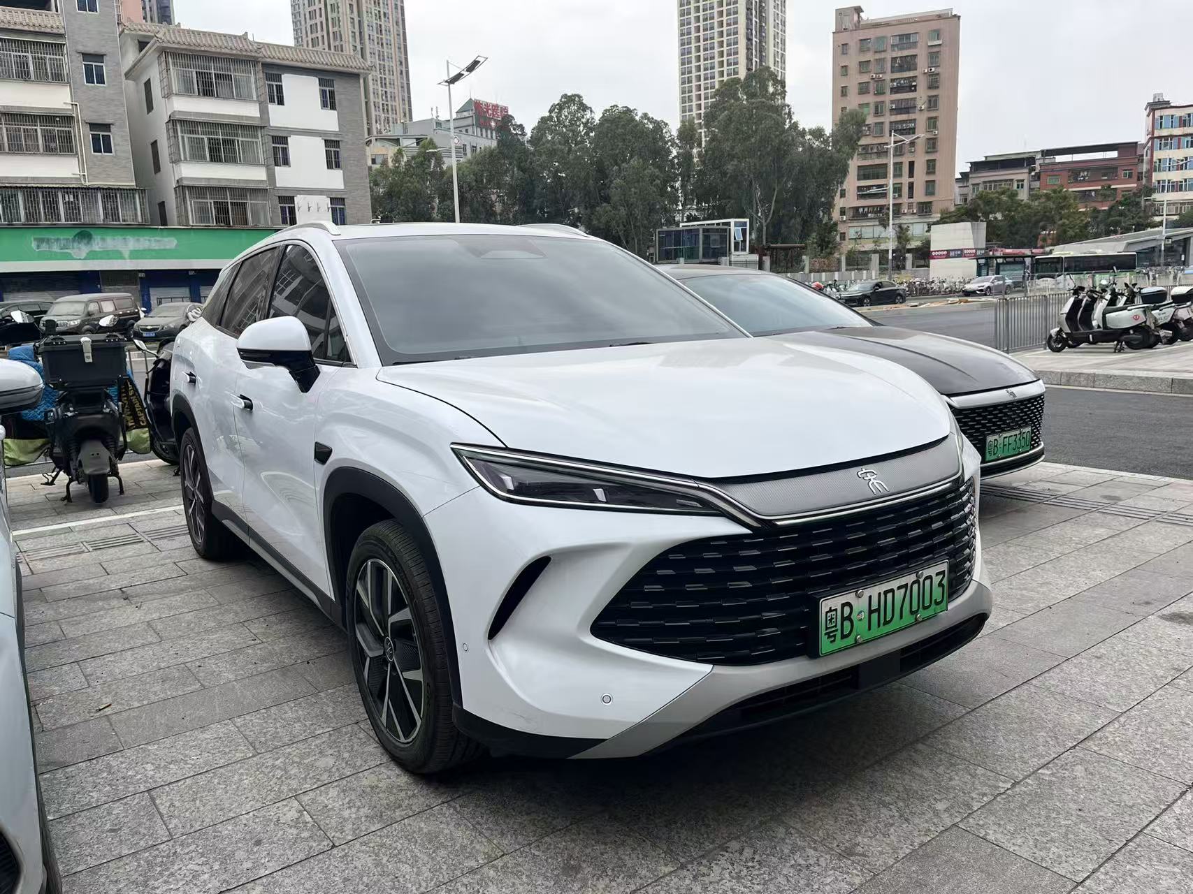 BYD SongL DM-i 2025 car image #2
