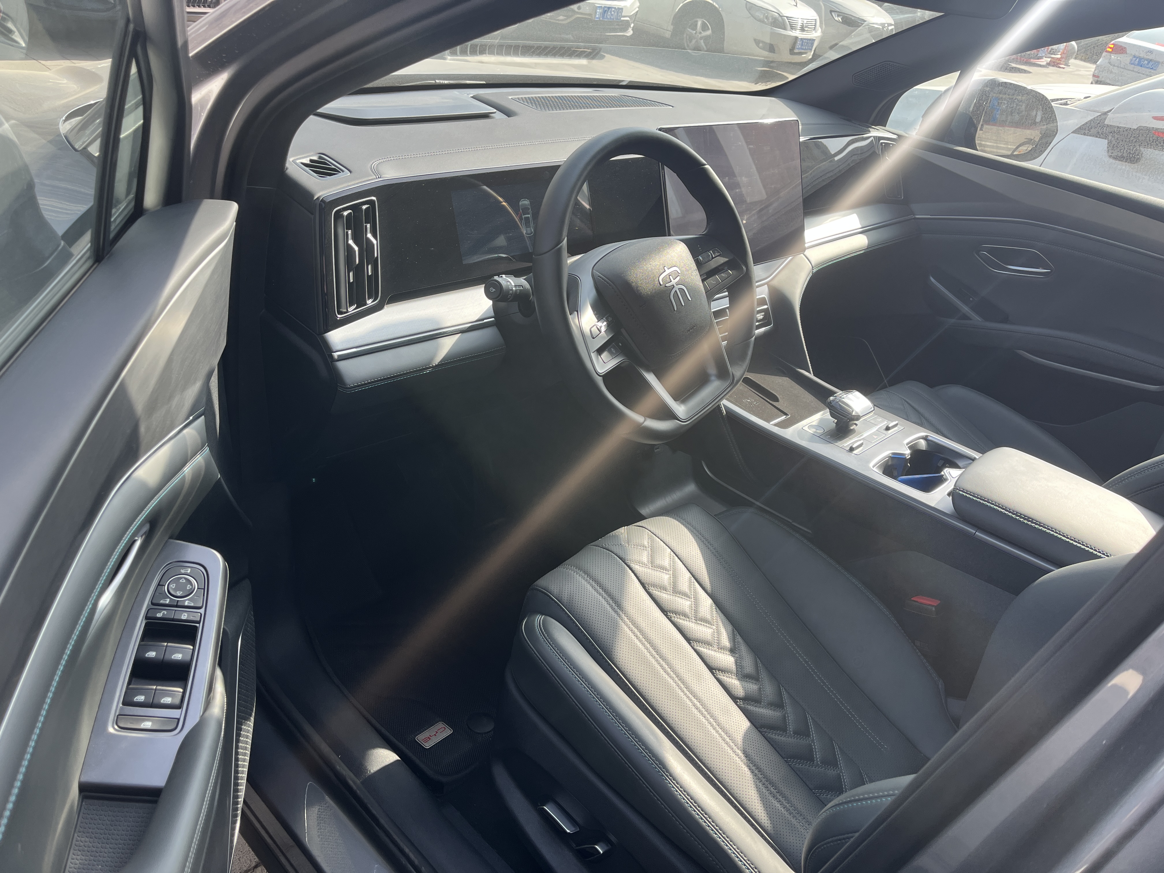 BYD SongL DM-i 2025 car image #2