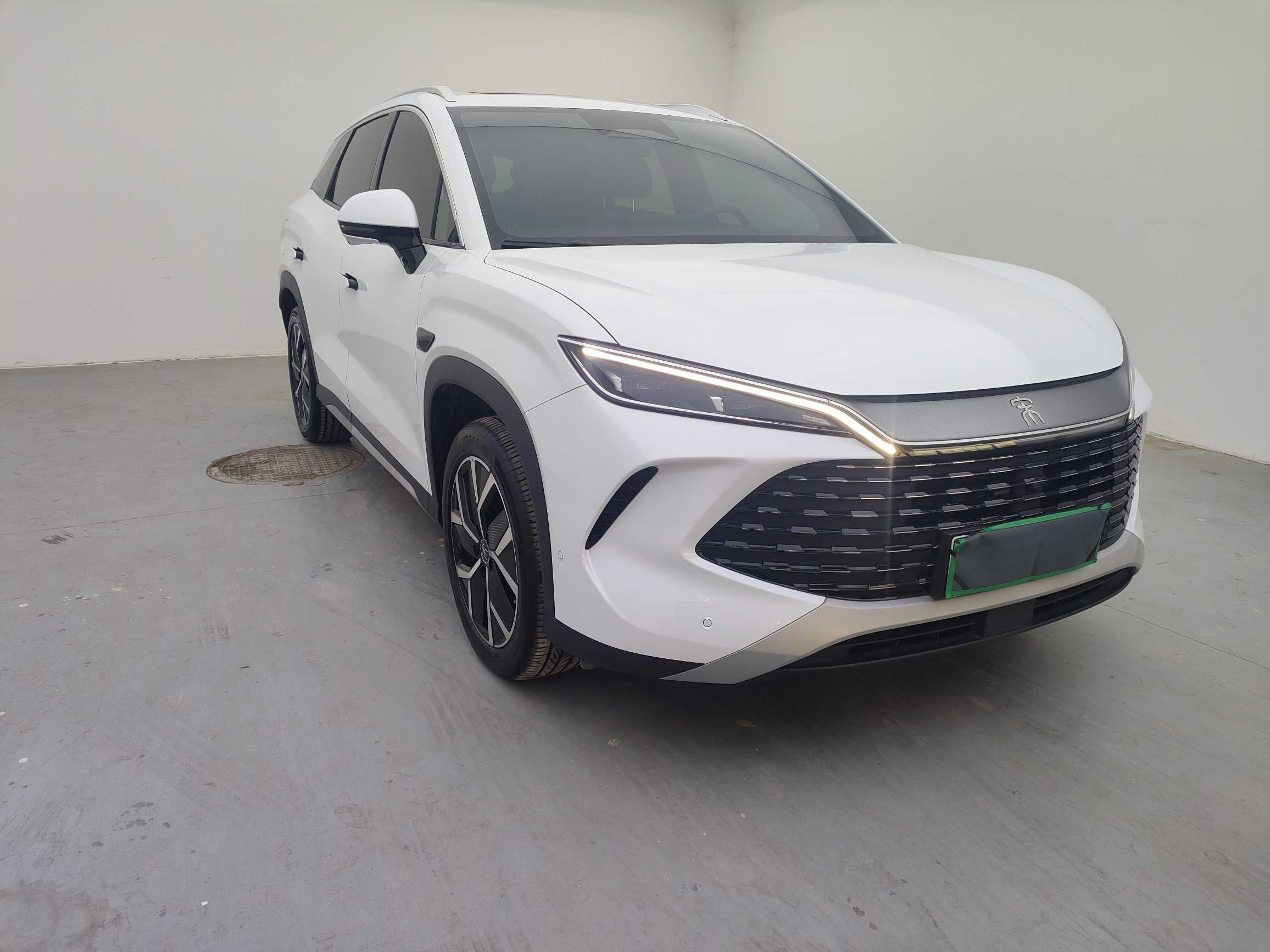 BYD SongL DM-i 2025 car image #2